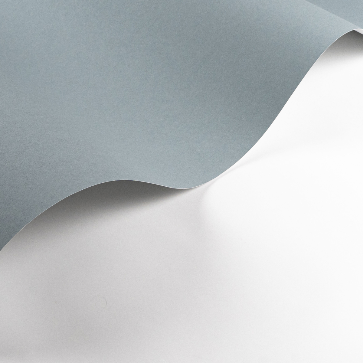 Papier peint Uni Pigments Buvard bleu orage - Galons et Frises de Casadéco AMB3| Réf. GAFR200336404