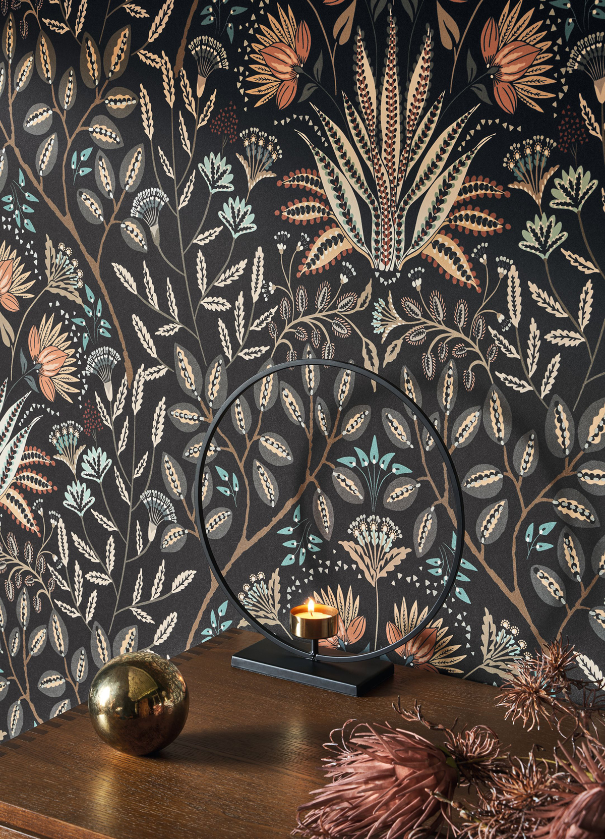 Papier peint Fleur Baroque Lords noir réglisse - Derby de Casadéco AMB2 | Réf. DERB89299577