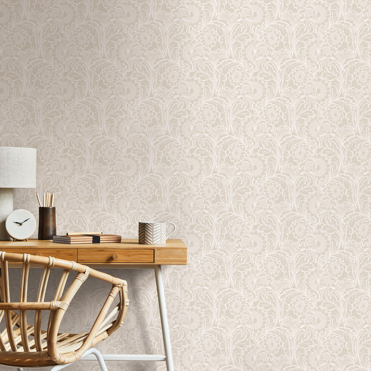 Papier peint Médaillon Tournesol Vintage beige - The Wall Llewelyn-Bowen de Lutèce | Réf. LTC-LB25151