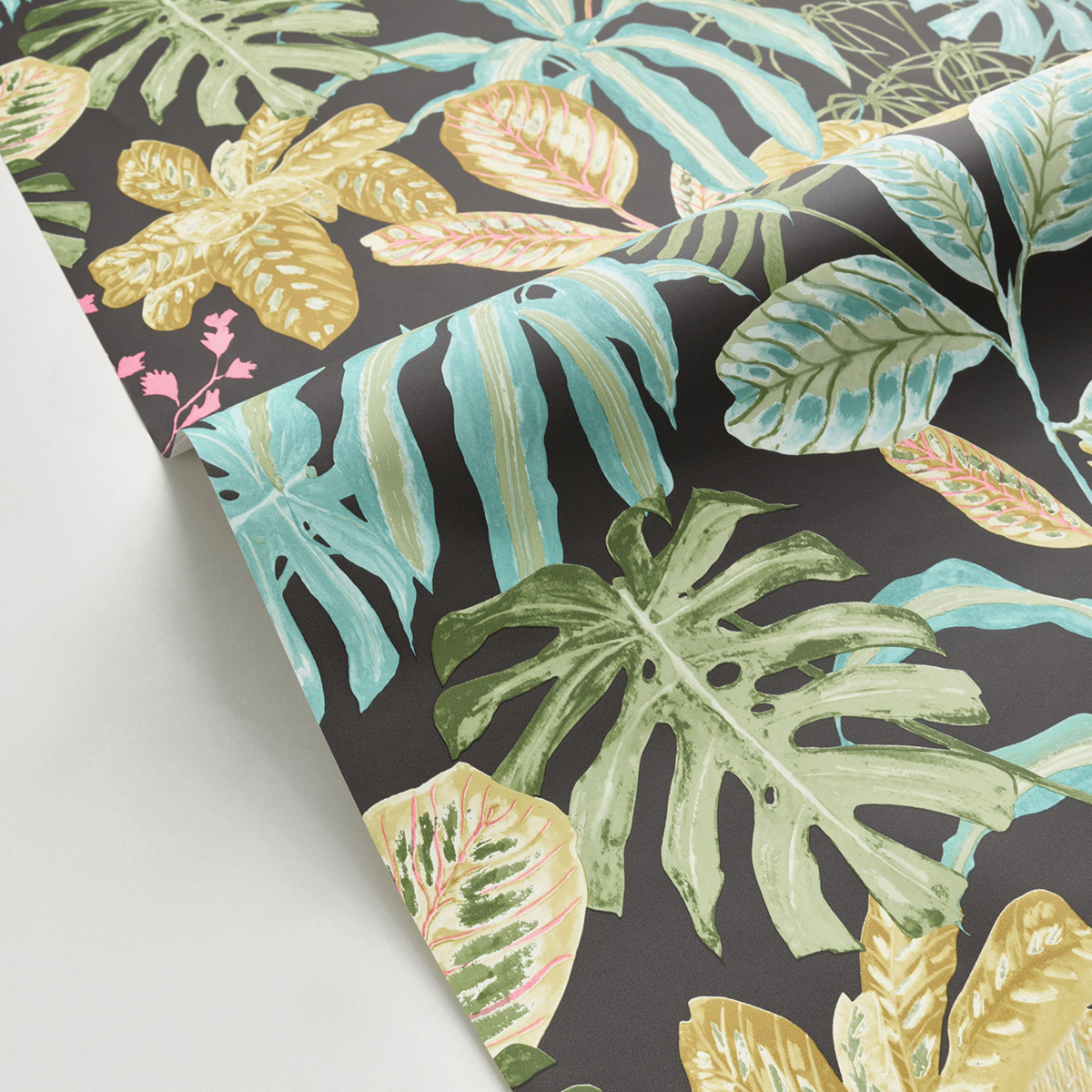 Papier peint Tropical Manaus noir multicouleurs - Green & Co de Casélio AMBV | Réf. GCO103897941