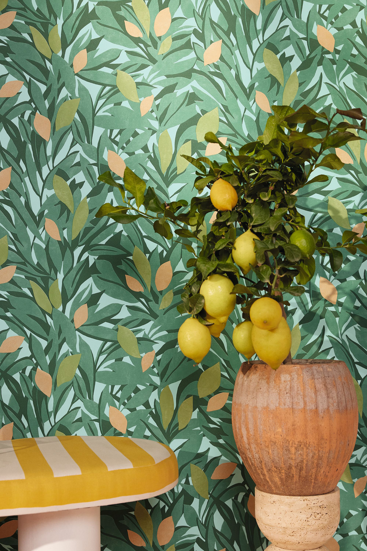 Papier peint Feuillage Citronnier Cassis vert sapin beige - Azur de Casélio AMB4 | Réf. AZU105457331