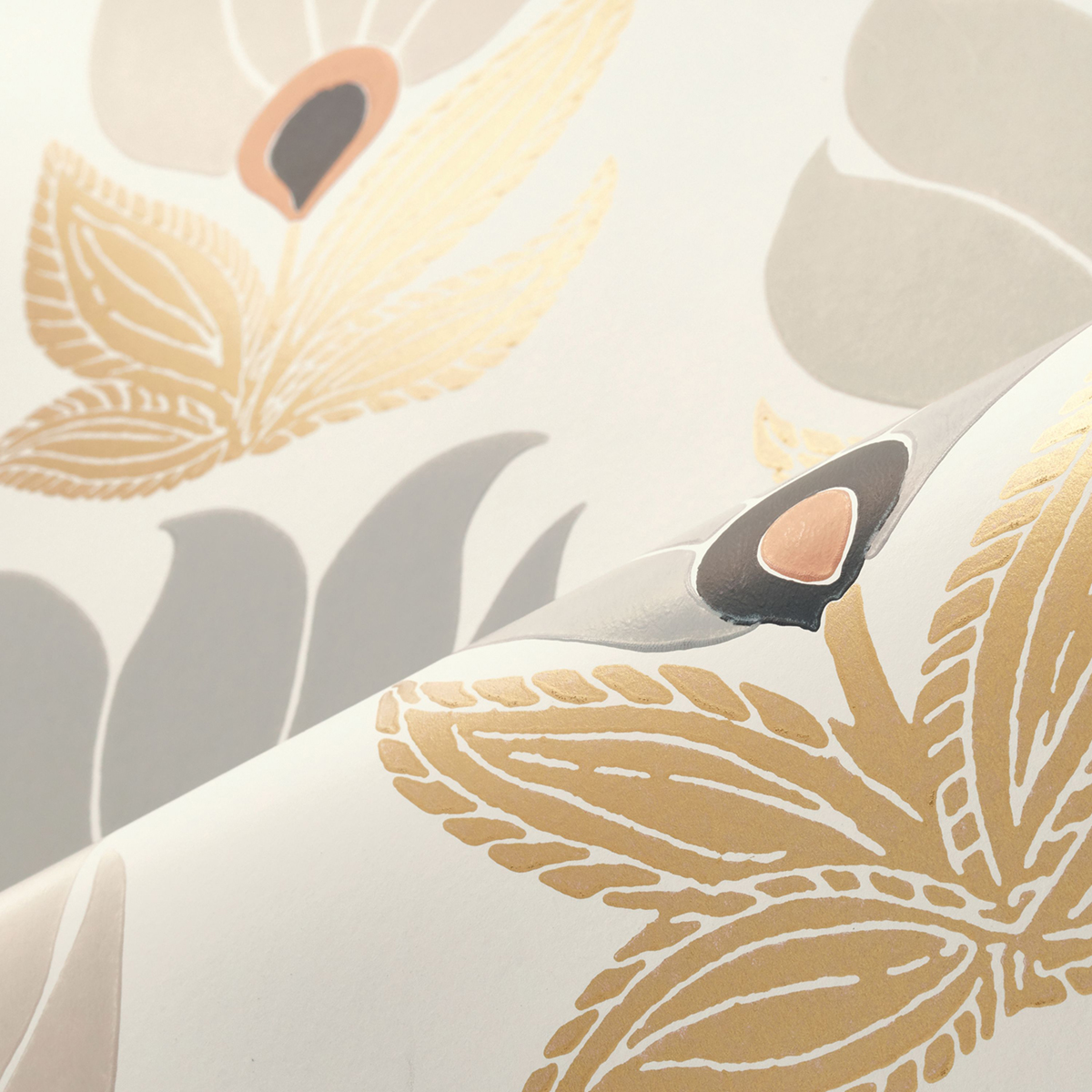 Papier peint Fleur Graphique Dauphine blanc doré - Square Jasmin de Casamance | Réf. CAS-75690610
