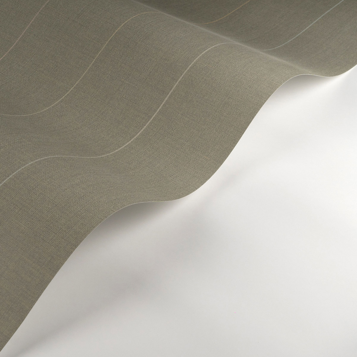 Papier peint Ligne Rayure Charlie kaki - Carnaby Street de Casadéco AMBV | Réf. CARN200547317