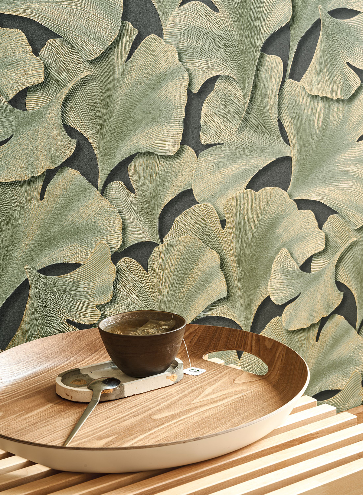 Papier peint Feuille Gingko Biloba vert et doré - Gingko de Casadéco | Réf. GINK86247318