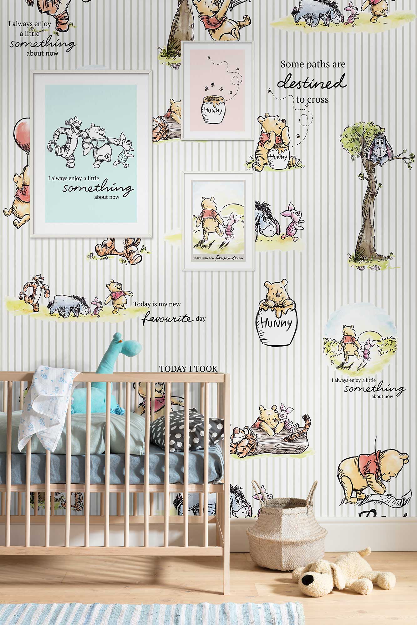 Papier peint enfant Disney Winnie Pooh Stripes - Papier peint panoramique Komar