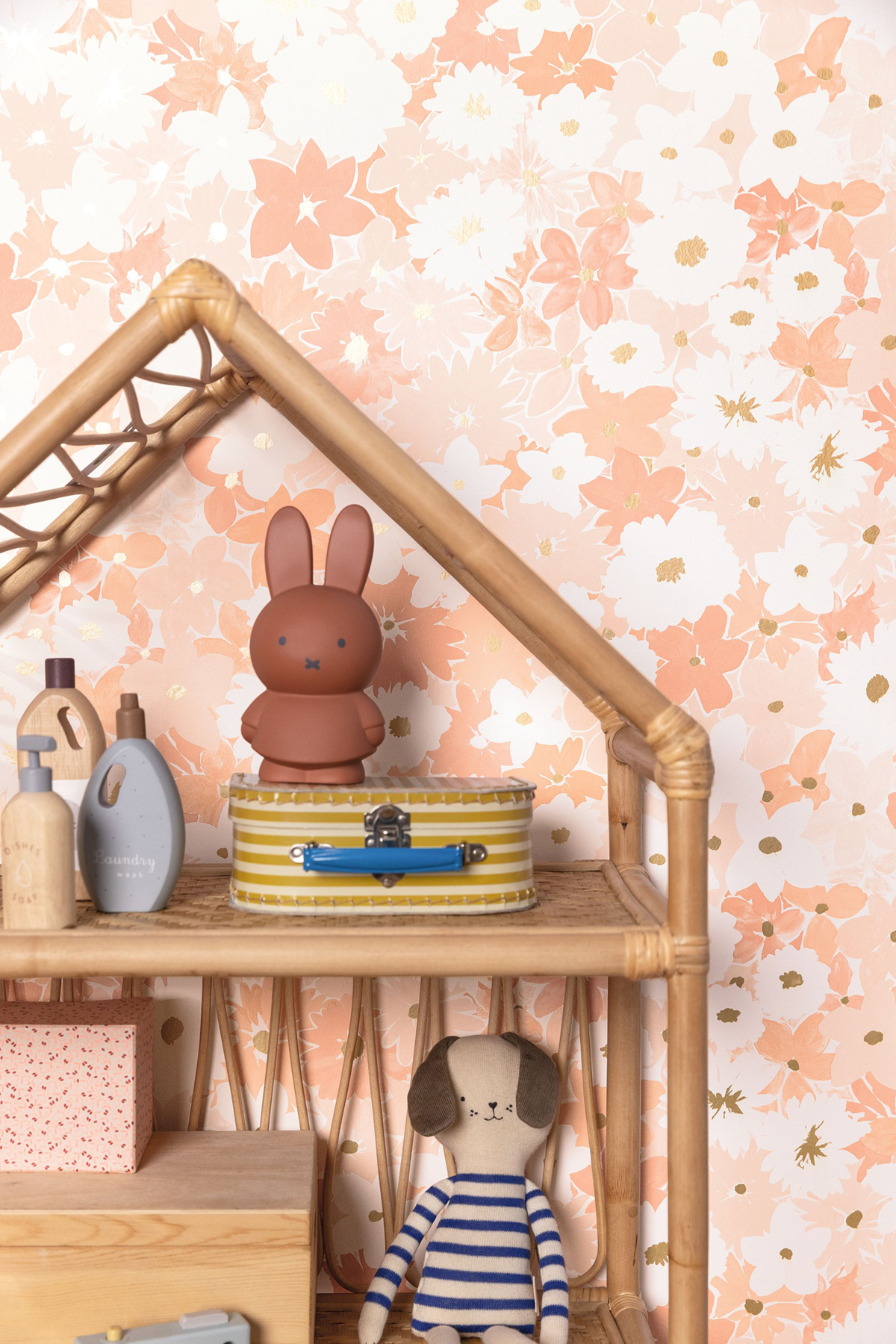 Papier peint Fleur Enfant Flora rose doré - Let's Go Girls! de Casélio AMB3 | Réf. LGG104410479