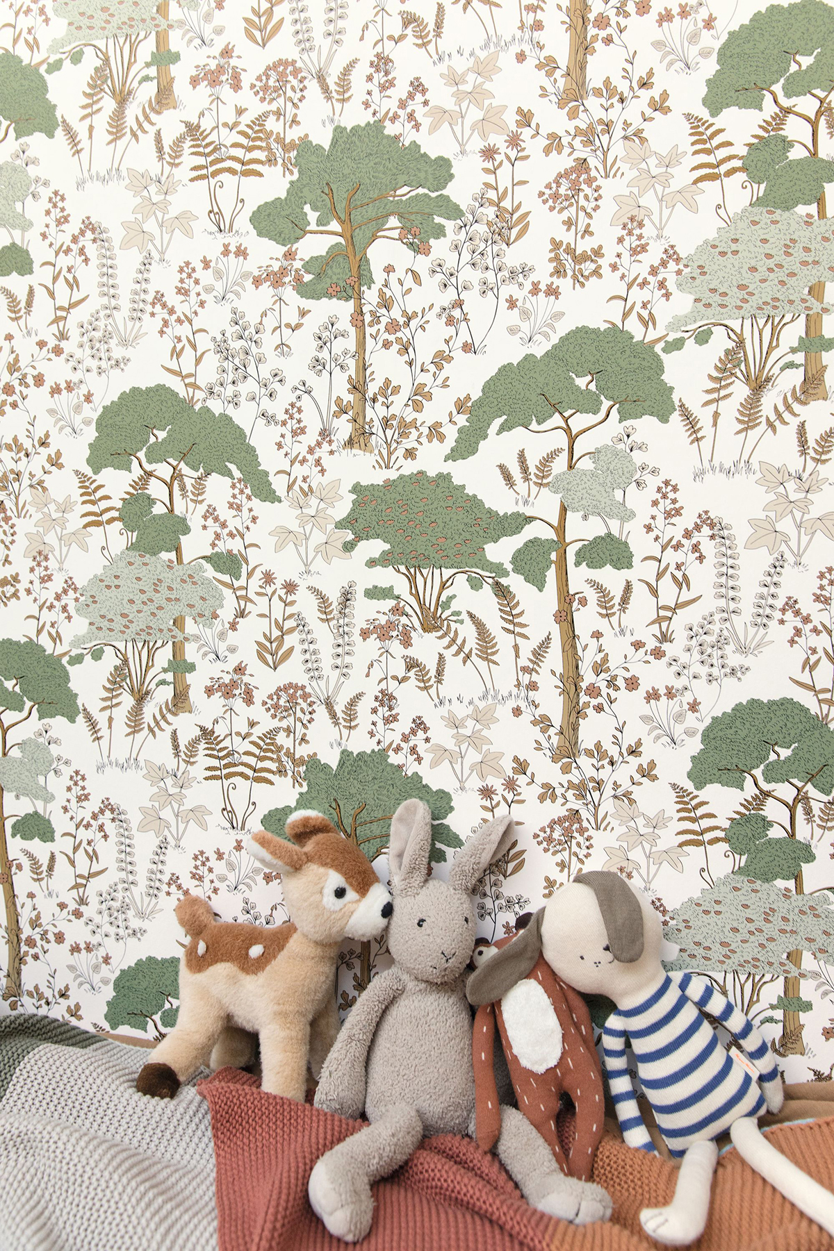 Papier peint Forêt Enfantine vert - Autour du Monde de Casélio | Réf. ADM103557244
