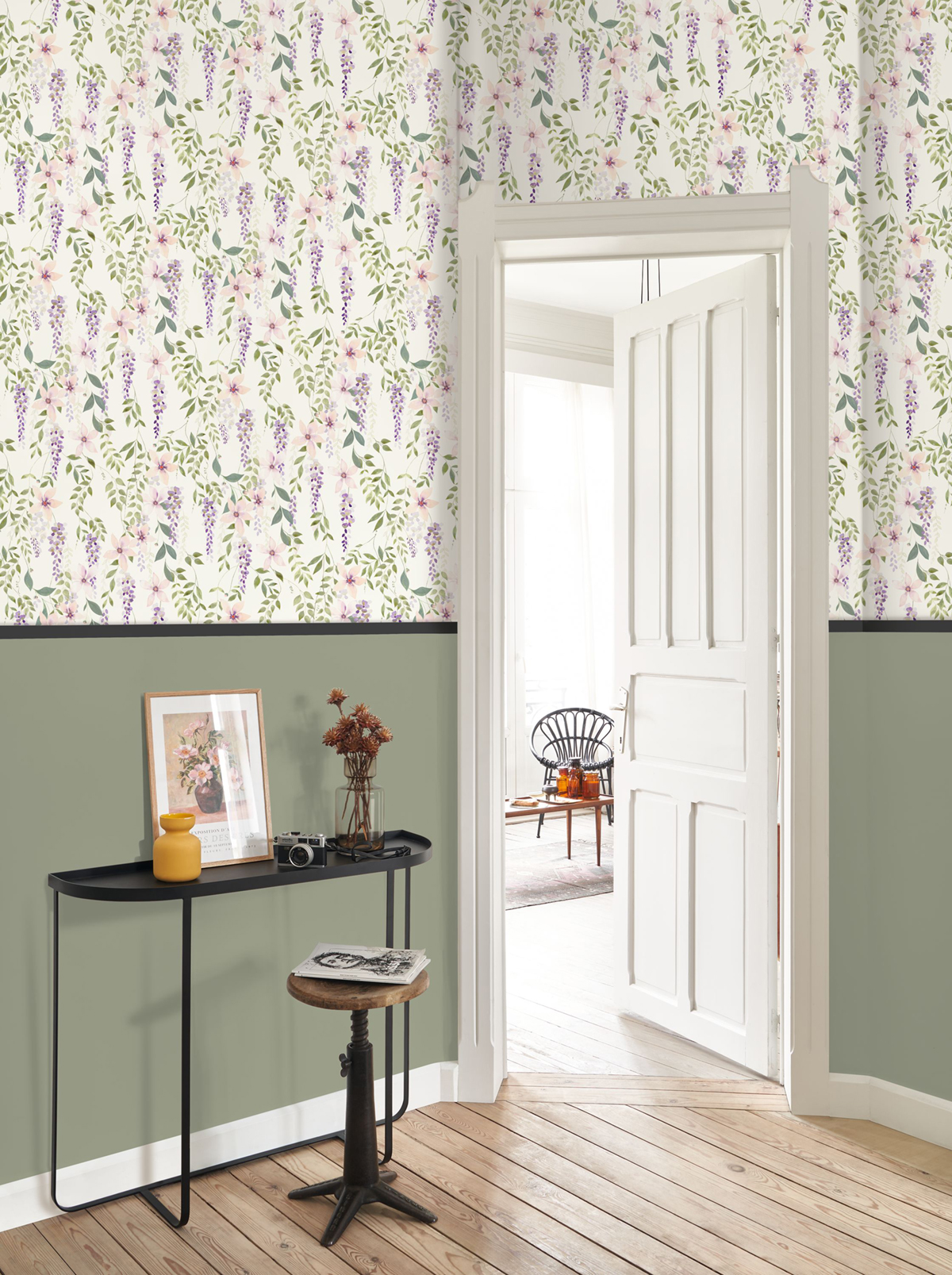 Papier peint Fleur Glycine Wisteria violet vert gazon - Soliflore de Casadéco AMB2 | Réf. SOLI200305665