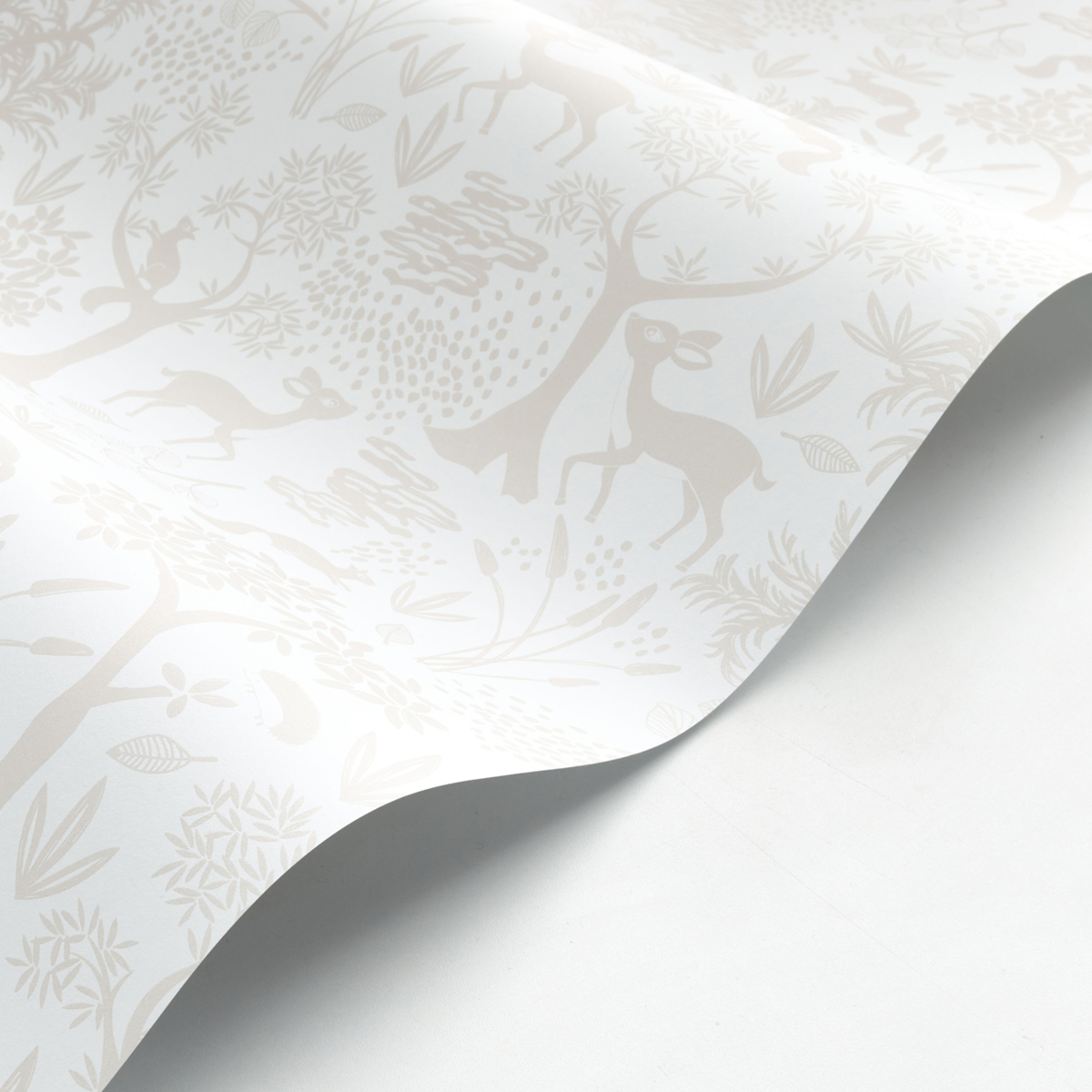 Papier peint Forêt Animaux Poetic grège - Once Upon A Time de Casadéco | Réf. OUAT88261157