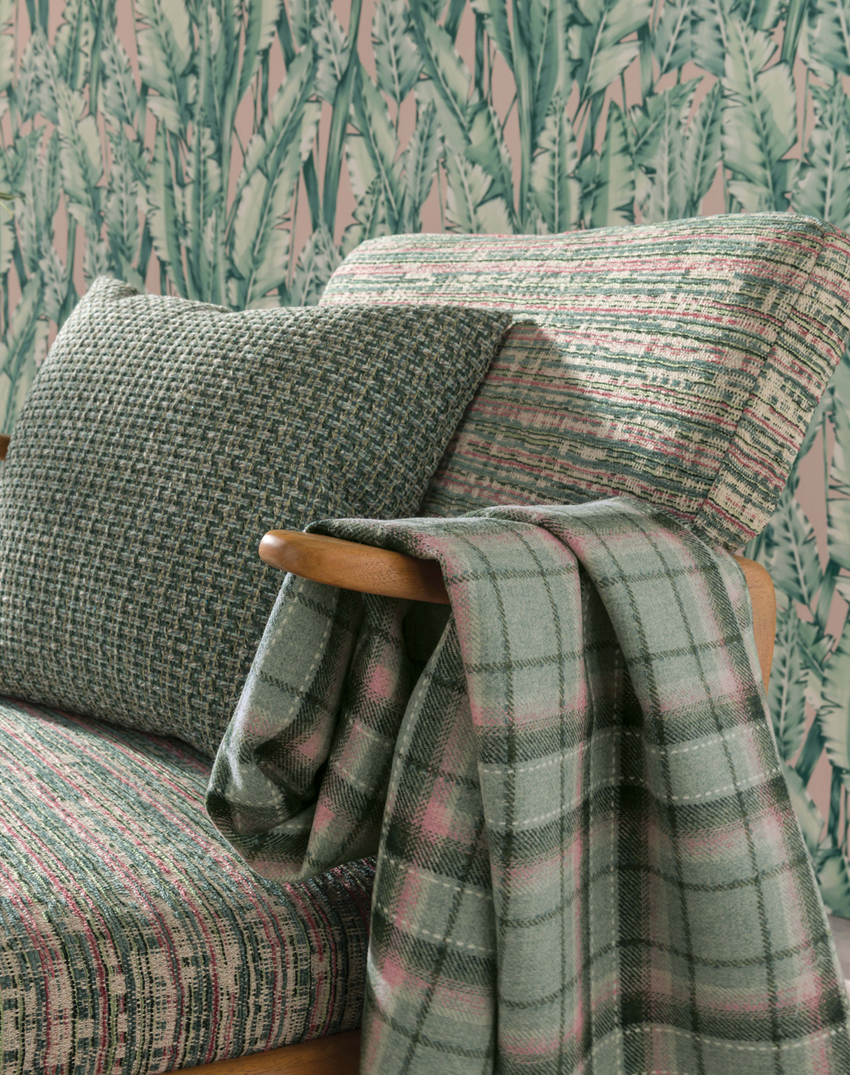 Papier peint Feuille Tiger Leaf blush  - Folium de Osborne & Little | Réf. OSB-W7333-01