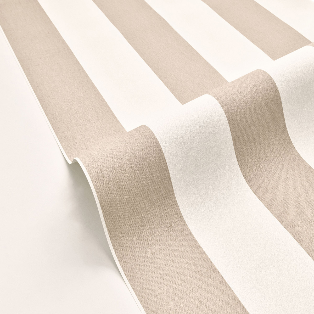 Papier peint Rayures Lin Lines taupe - Basics de Casélio AMB4| Réf. BAI104042167