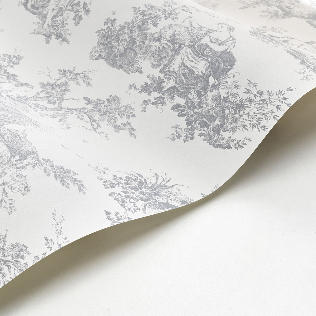 Papier peint Baroque Scène D'Été gris perle - Les Belles Toiles De Jouy de Casadéco AMBV | Réf. LBTJ87919103