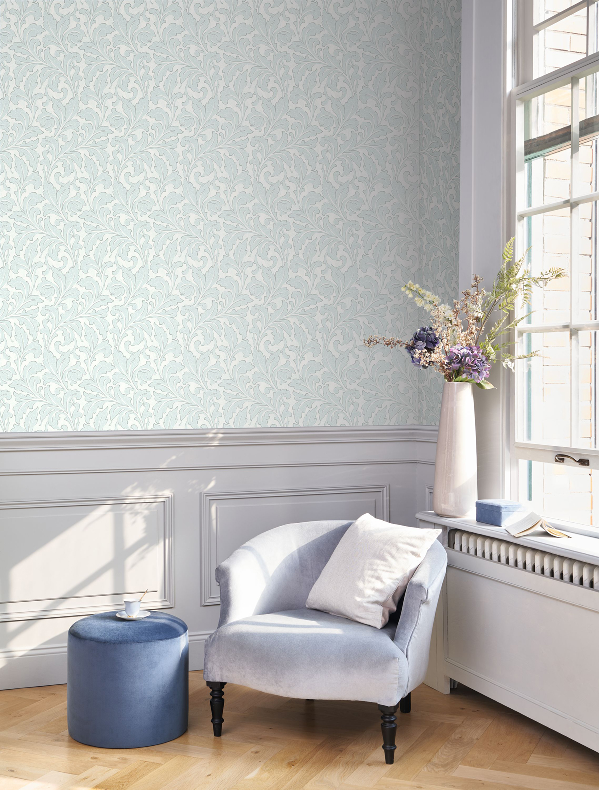 Papier peint Classique Acanthe bleu dragée - Arts & Crafts de Casadéco | Réf. ARCR86366103