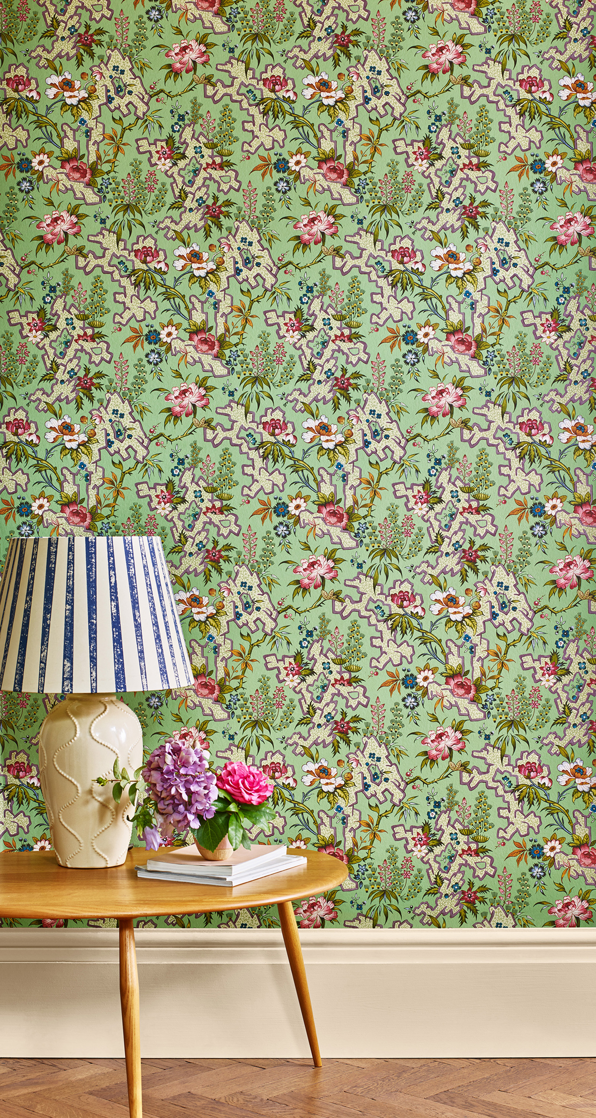 Papier peint Aquarelle Kilburn's Maze vert - V&A Decorative Papers II d'Initiales | Réf. INI-2412-180-04