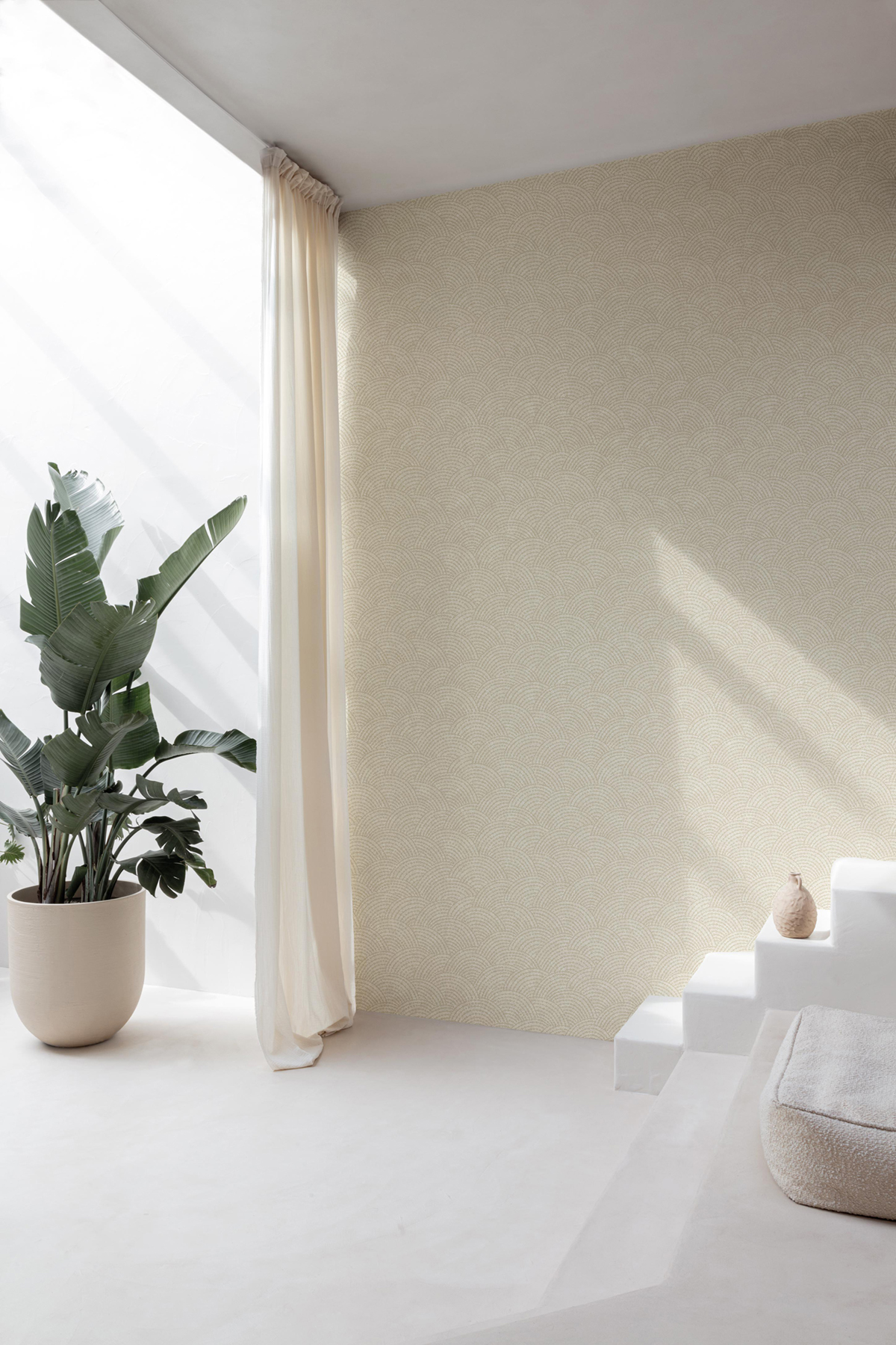 Papier peint Arc Graphique beige lin paillettes - Maya de Montecolino | Réf. MC-BZ3315