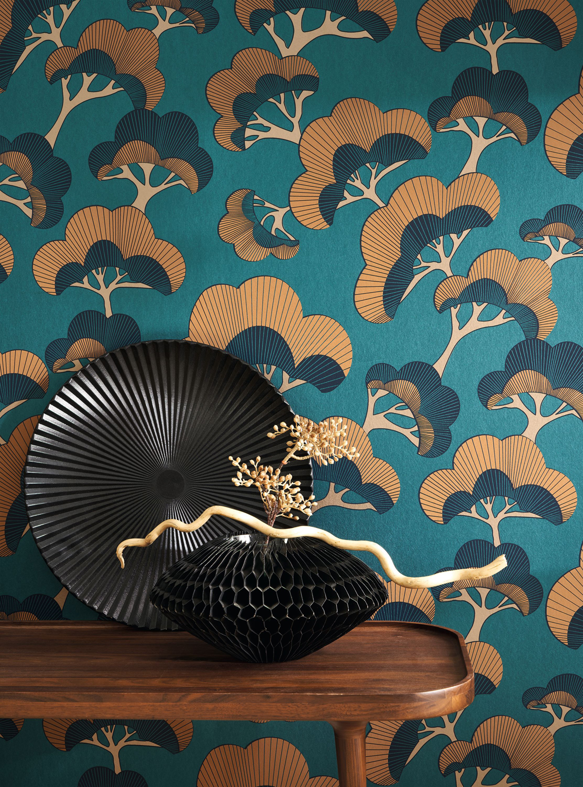 Papier peint Pin Goyo Matsu bleu canard irisé - Kyoto de Casadéco AMB1 | Réf. KYTO88716697