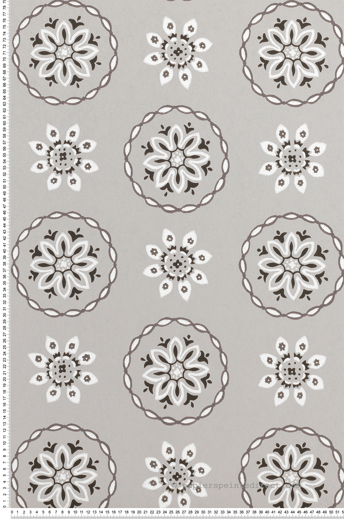 Papier peint Fleur Mandala Garance gris - Les Indiennes de Nina Campbell | Réf. OSB-NCW4354-03