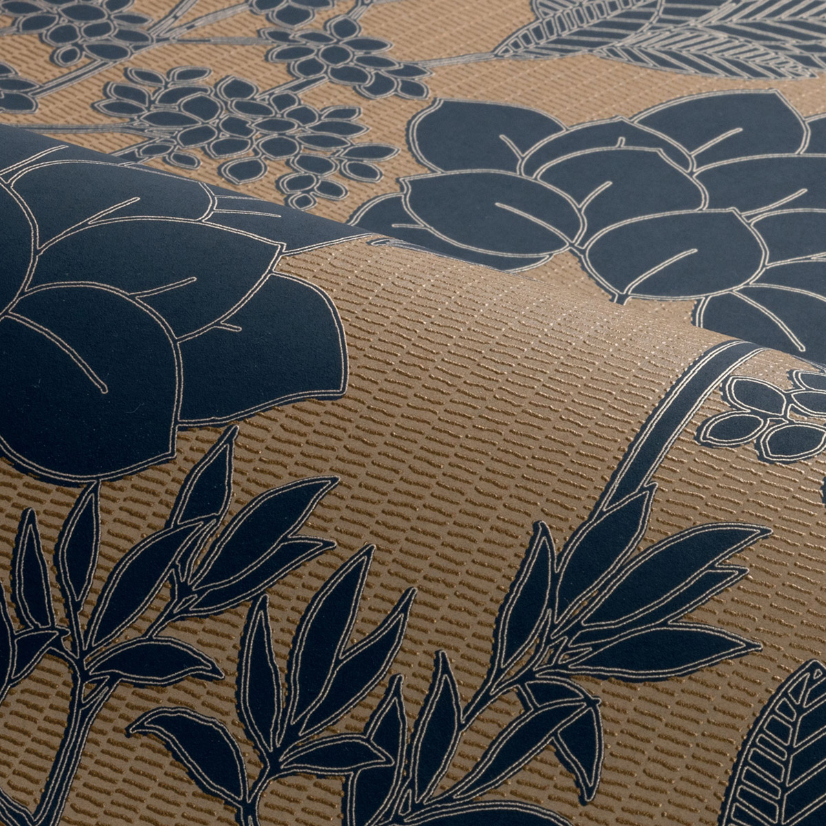 Papier peint Jardin Exotique Inara anthracite doré - Tressora de Casamance | Réf. CAS-76900508