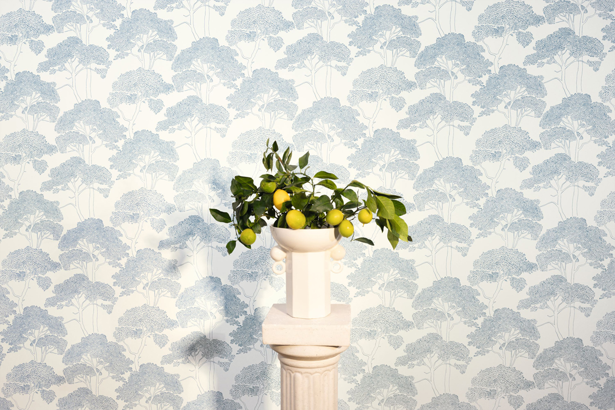 Papier peint Arbre La Ciotat blanc bleu azur - Azur de Casélio AMB3 | Réf. AZU105430636