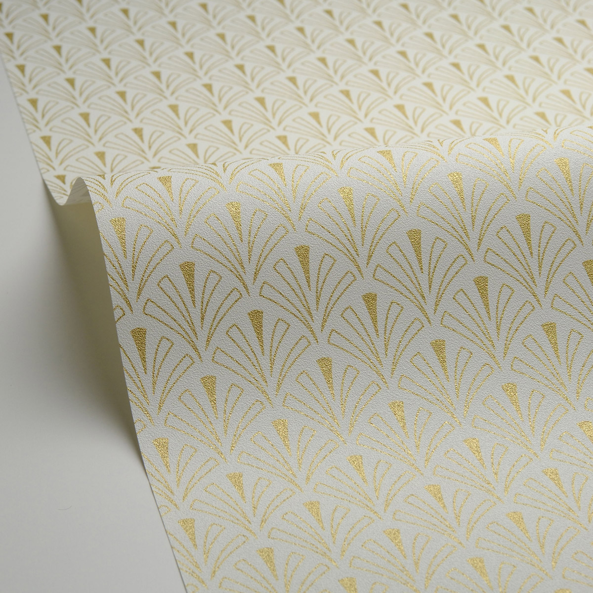 Papier peint Palmette Abundance blanc doré - Elégance de Casélio AMB3| Réf. ELC105300010
