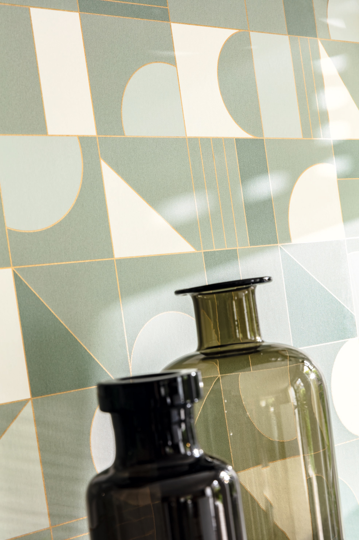 Papier peint Géométrique Puzzle vert amande - Labyrinth de Casélio AMB | Réf. LBY102107024