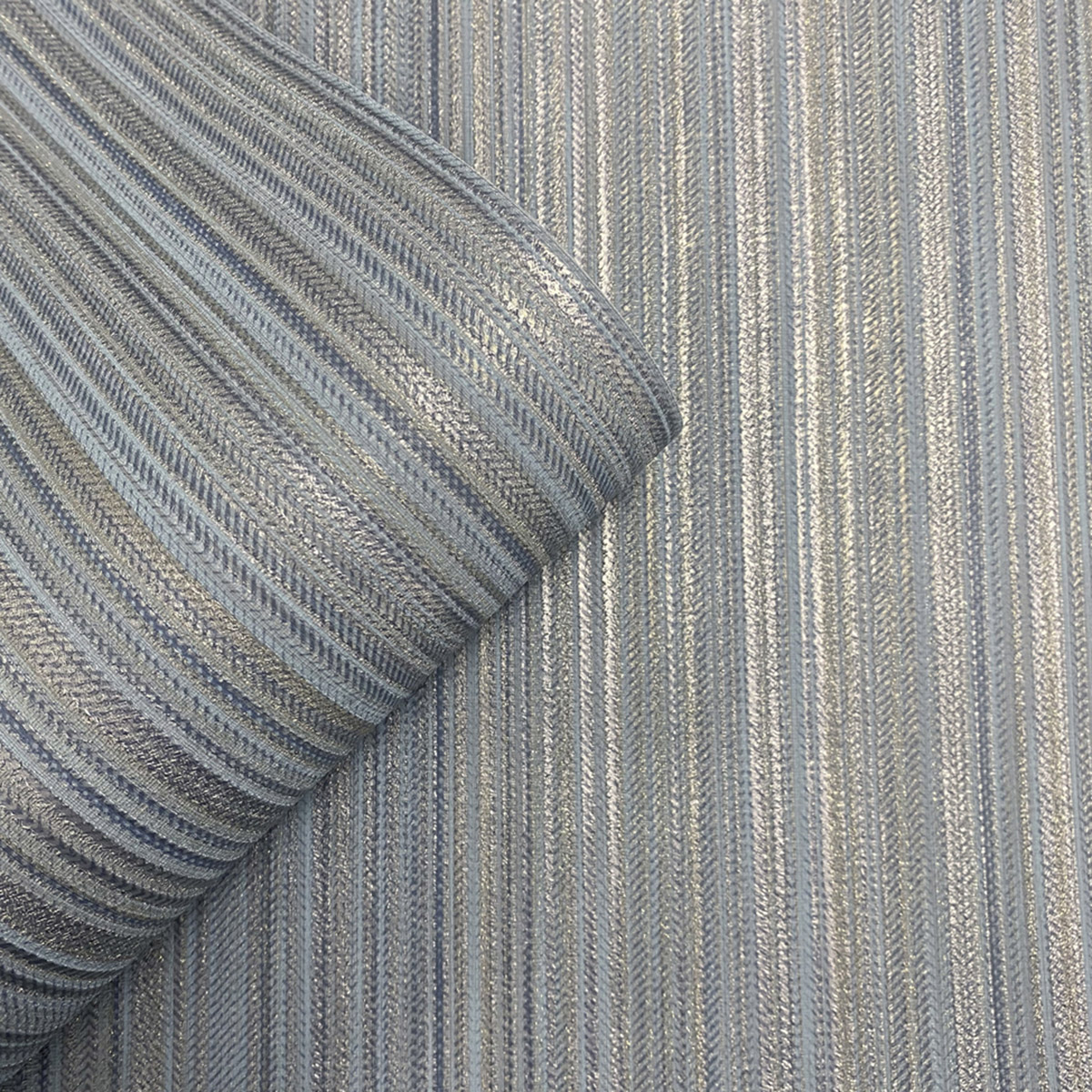 Papier Peint Rayure Tissée Paillettes bleu doré - Venezia d'Ugépa AMB3| Réf. UGP-M66501