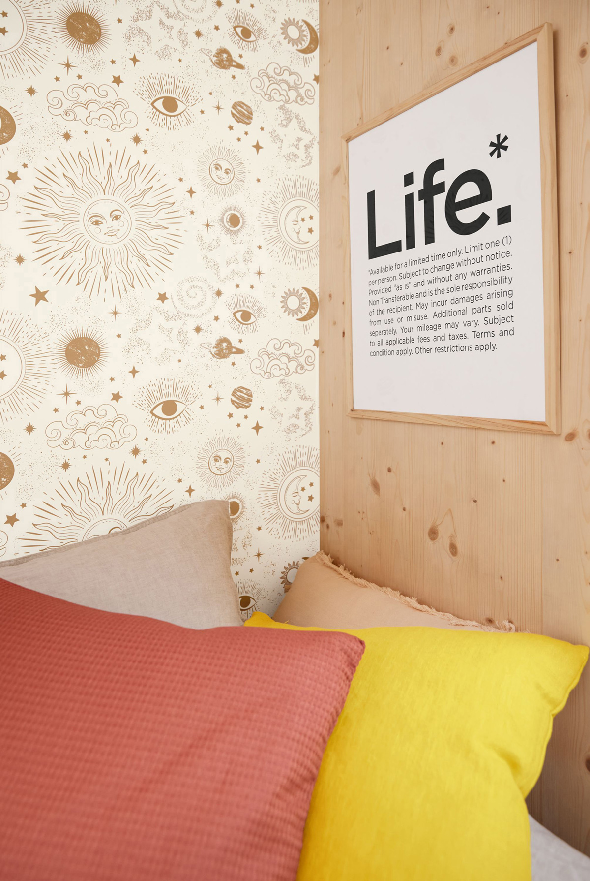 Papier peint Astronomie Live Your Dreams doré - Young & Free de Casélio | Réf. YNF103240020