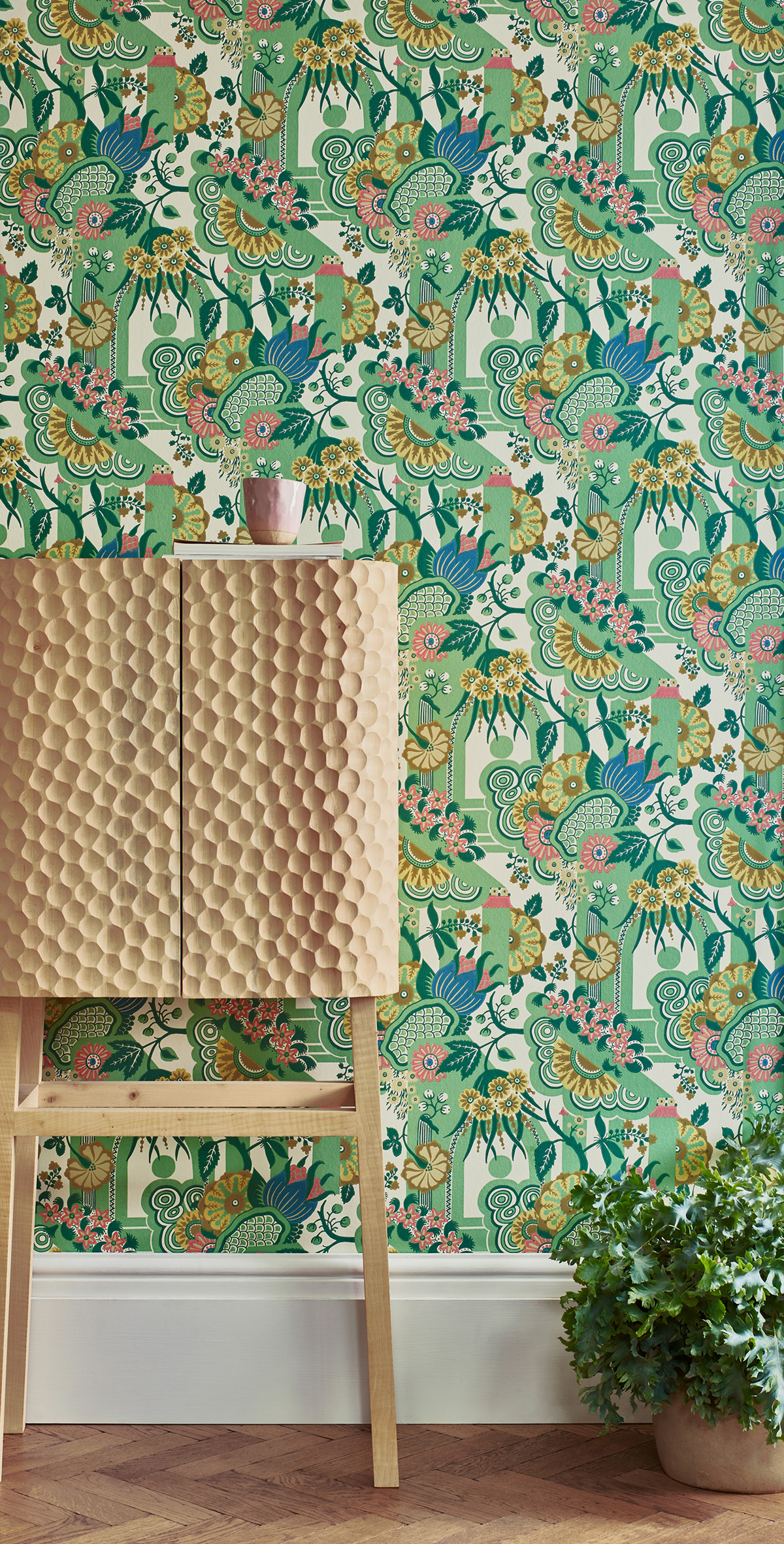 Papier peint Pineapple Garden vert tilleul - V&A Decorative Papers II d'Initiales | Réf. INI-2412-175-02