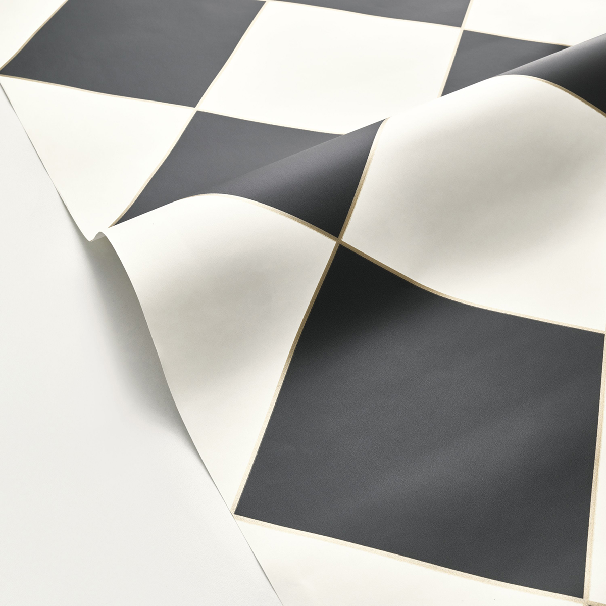 Papier peint Damier Checkmate noir blanc doré - Moonlight 2 de Casélio AMBV | Réf. MLGT104250964