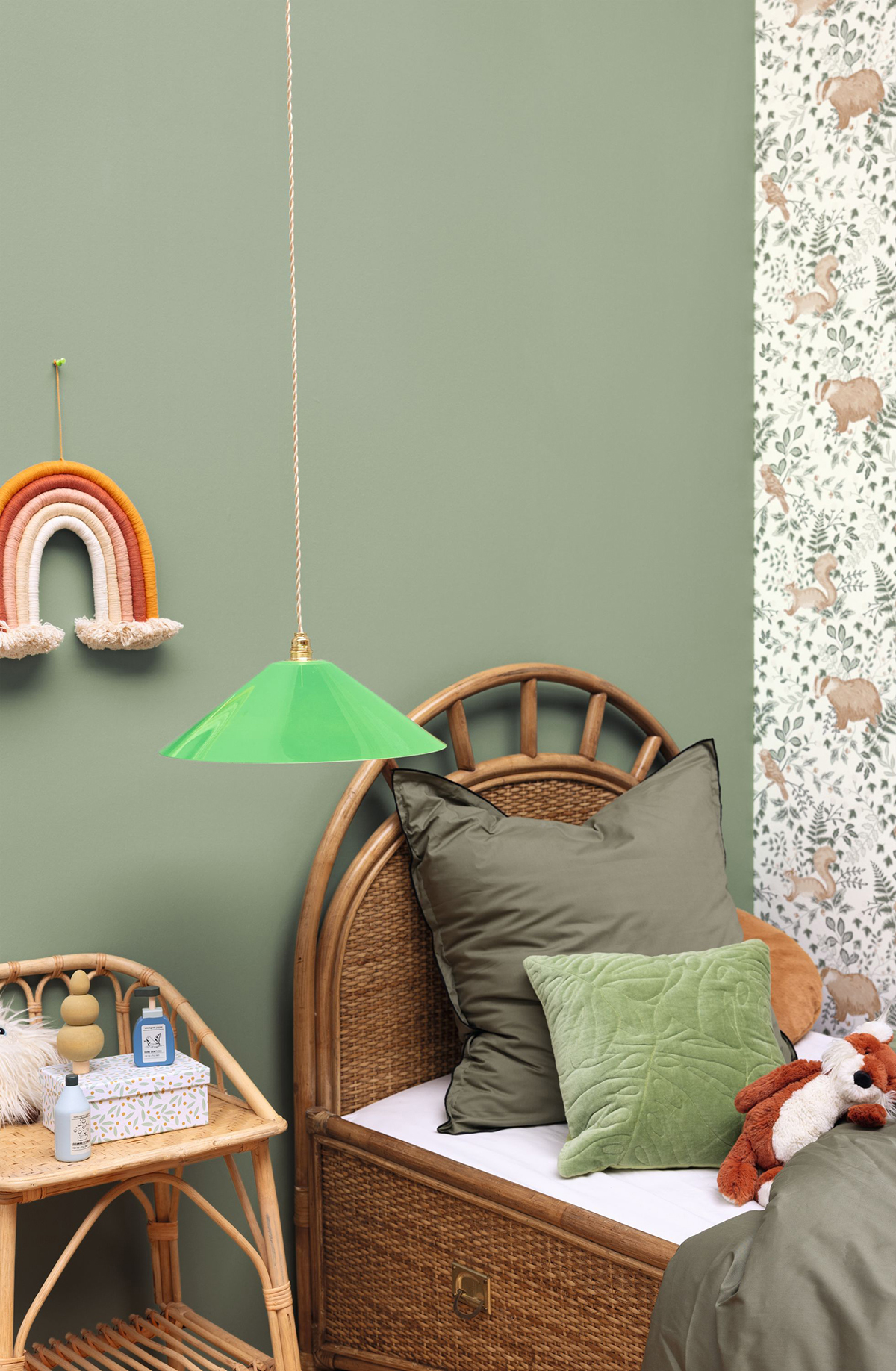 Papier peint Uni vert sauge - Autour du Monde de Casélio | Réf. ADM69867200