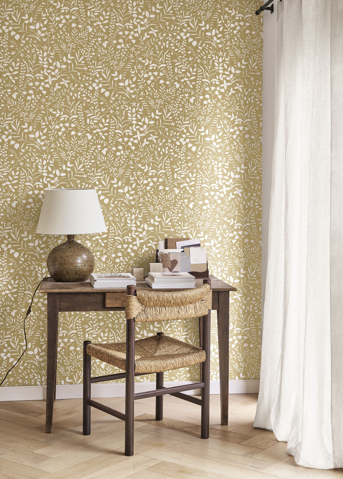 Papier peint Branche Scandinave Bastide vert beige - Echappée Belle de Casadéco | Réf. ECHA89837414