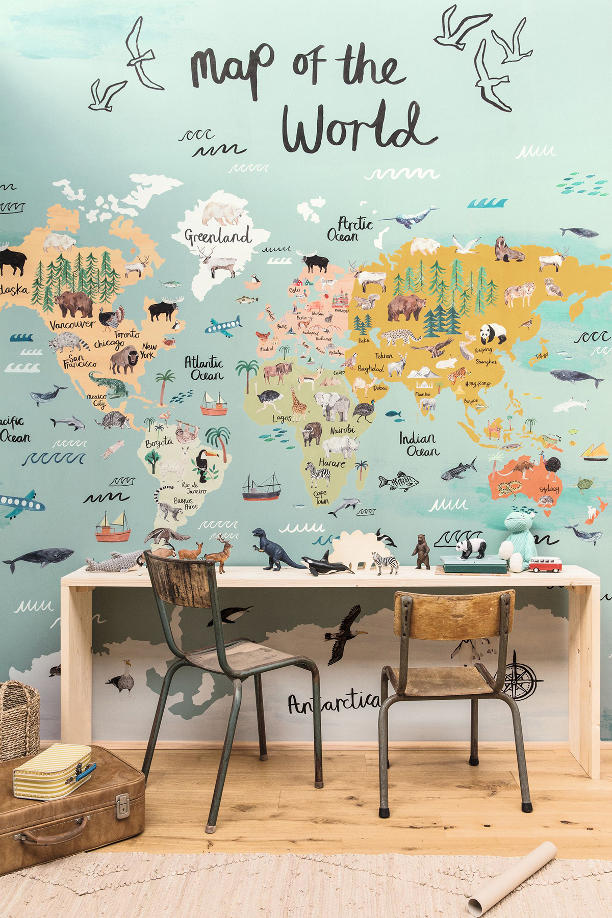 Papier peint panoramique Carte du Monde Vagabonder Taille M - Autour du Monde de Casélio AMB3 | Réf. ADM103604501