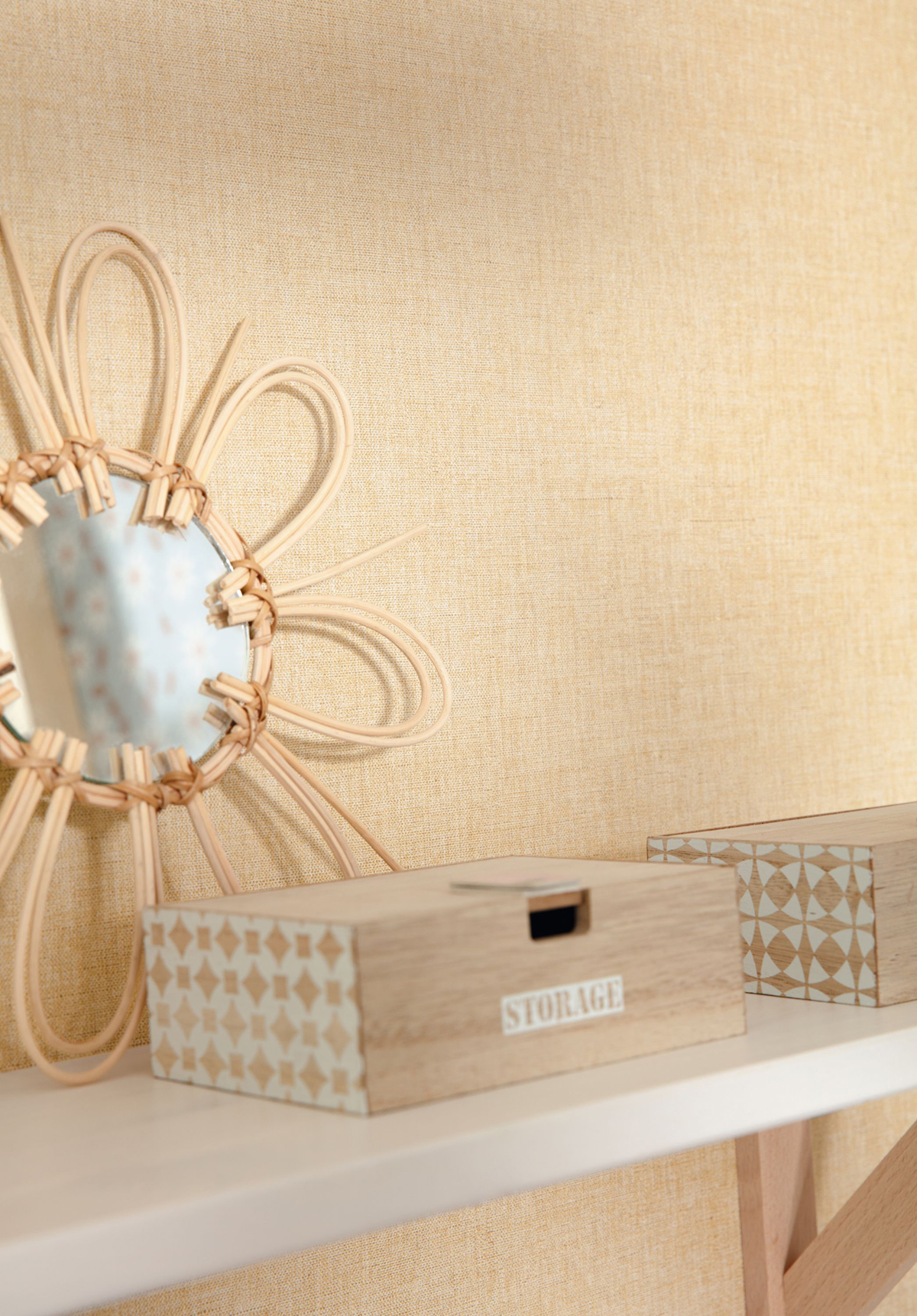 Papier peint Uni Lin métallisé doré - Let's Go Girls! de Casélio | Réf. LGG100601520