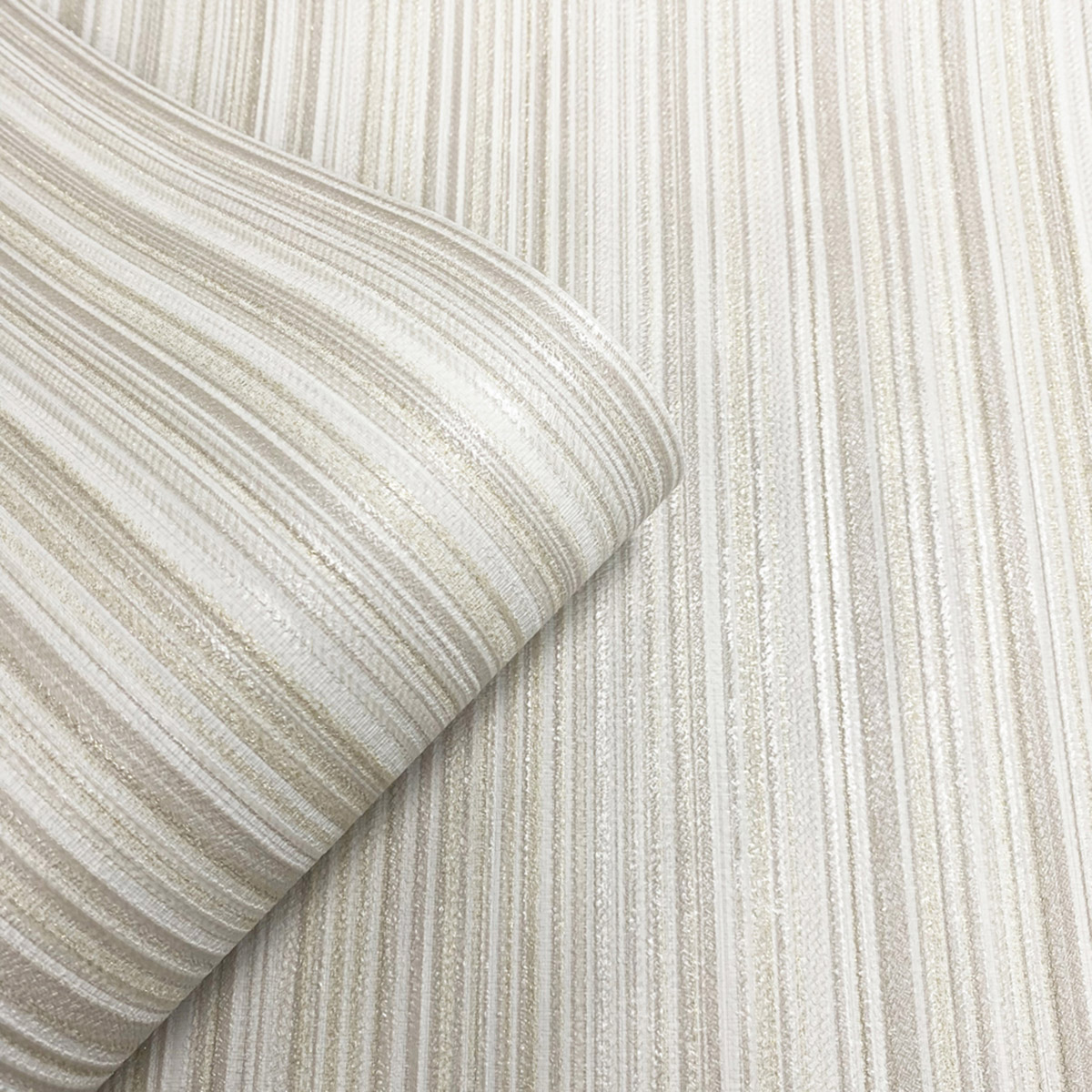 Papier Peint Rayure Tissée Paillettes crème doré - Venezia d'Ugépa AMB3| Réf. UGP-M66517