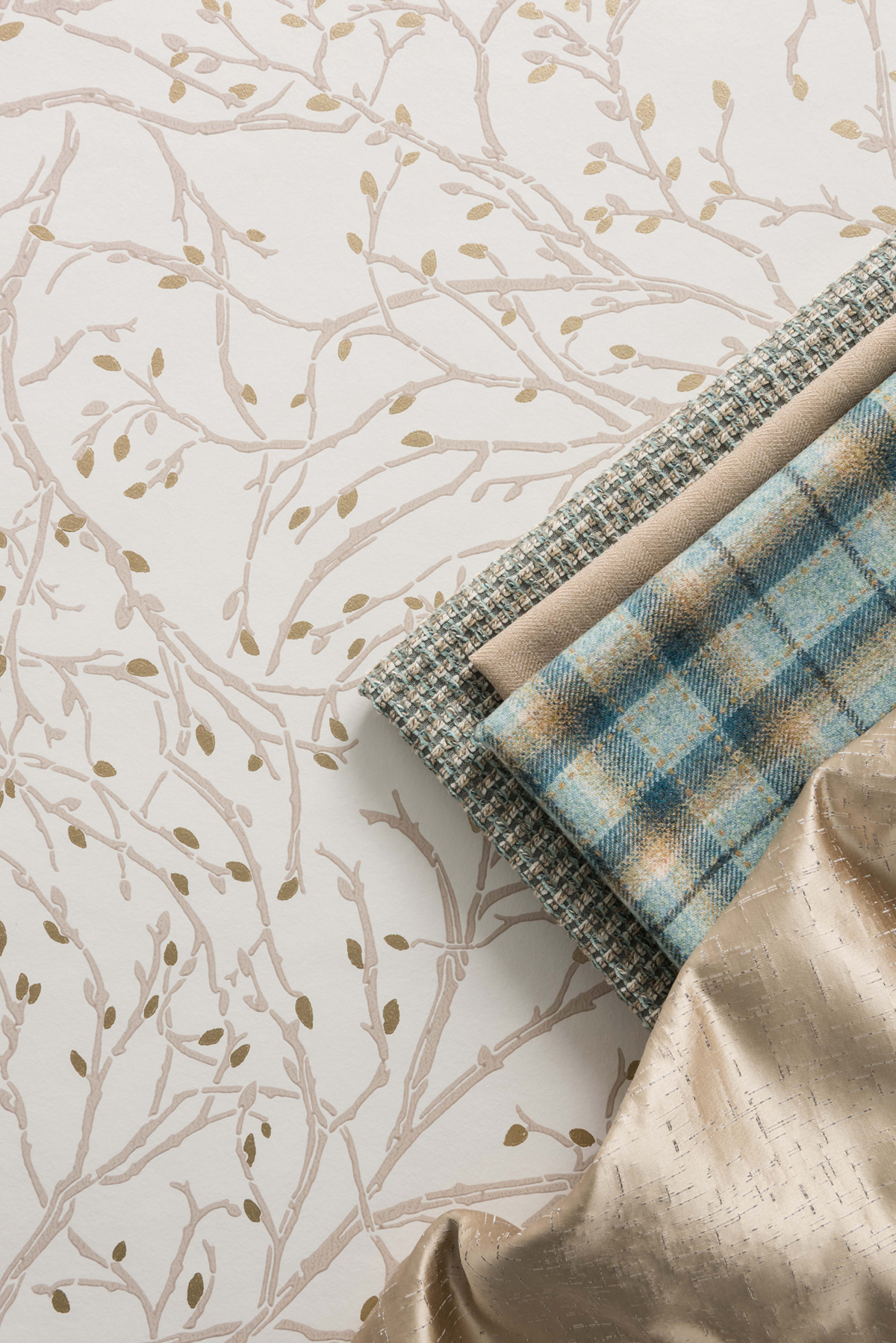 Papier peint Branche Twiggy beige - Folium de Osborne & Little | Réf. OSB-W7339-04