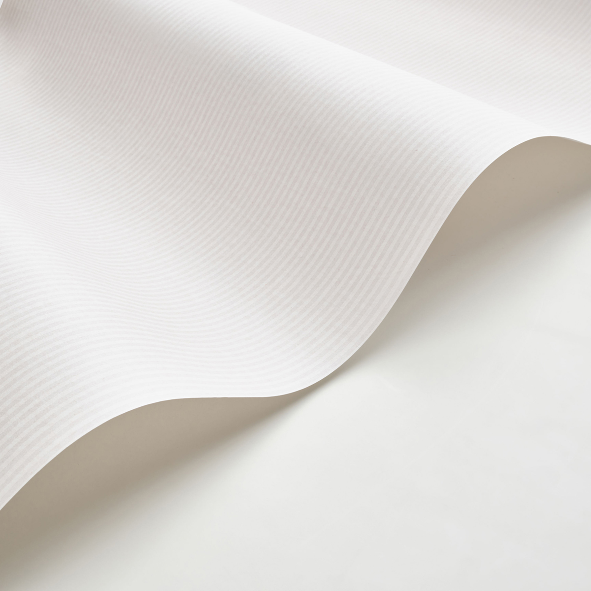 Papier peint Fines Rayures Papier Kraft gris perle - Papercraft de Casadéco AMBV | Réf. PAPC89659119