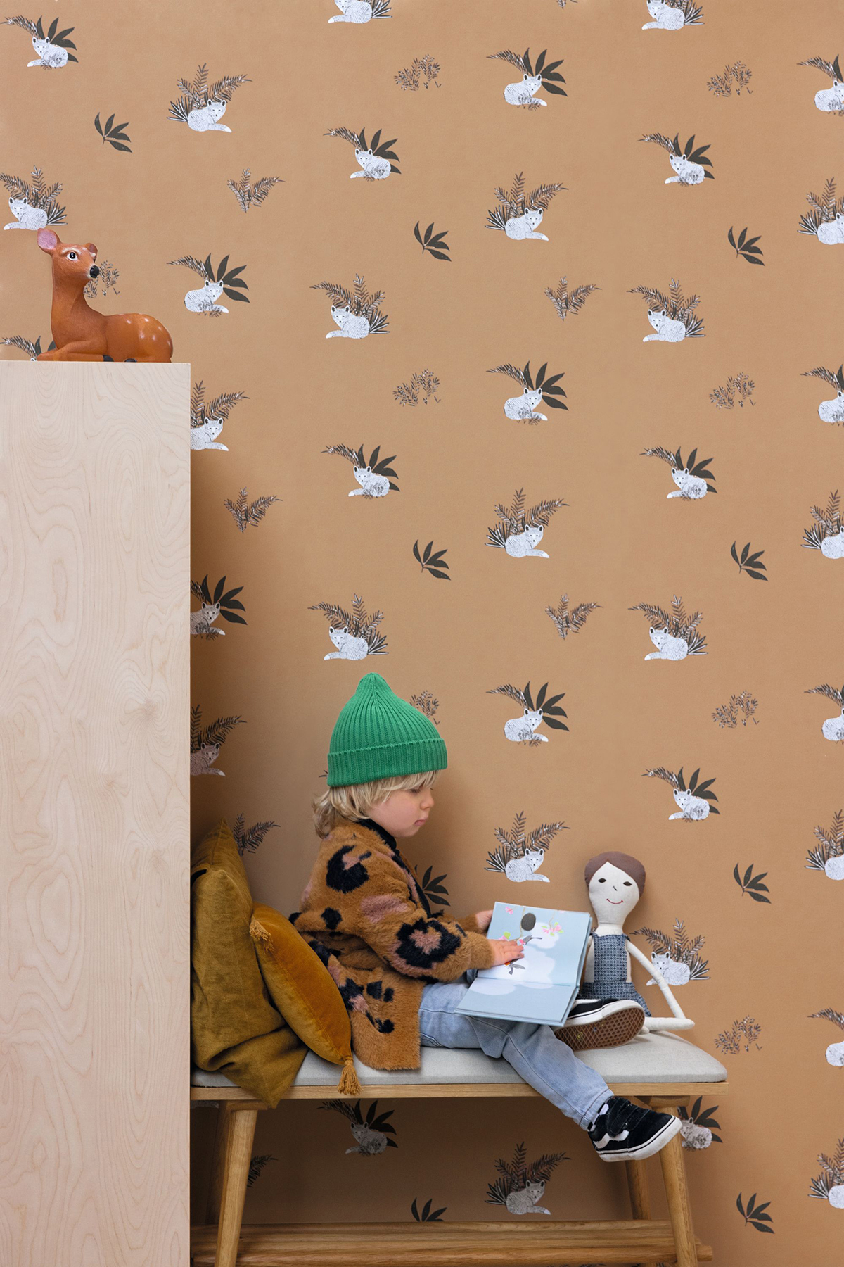 Papier peint Renard Contempler camel - Autour du Monde de Casélio AMB2 | Réf. ADM103532026