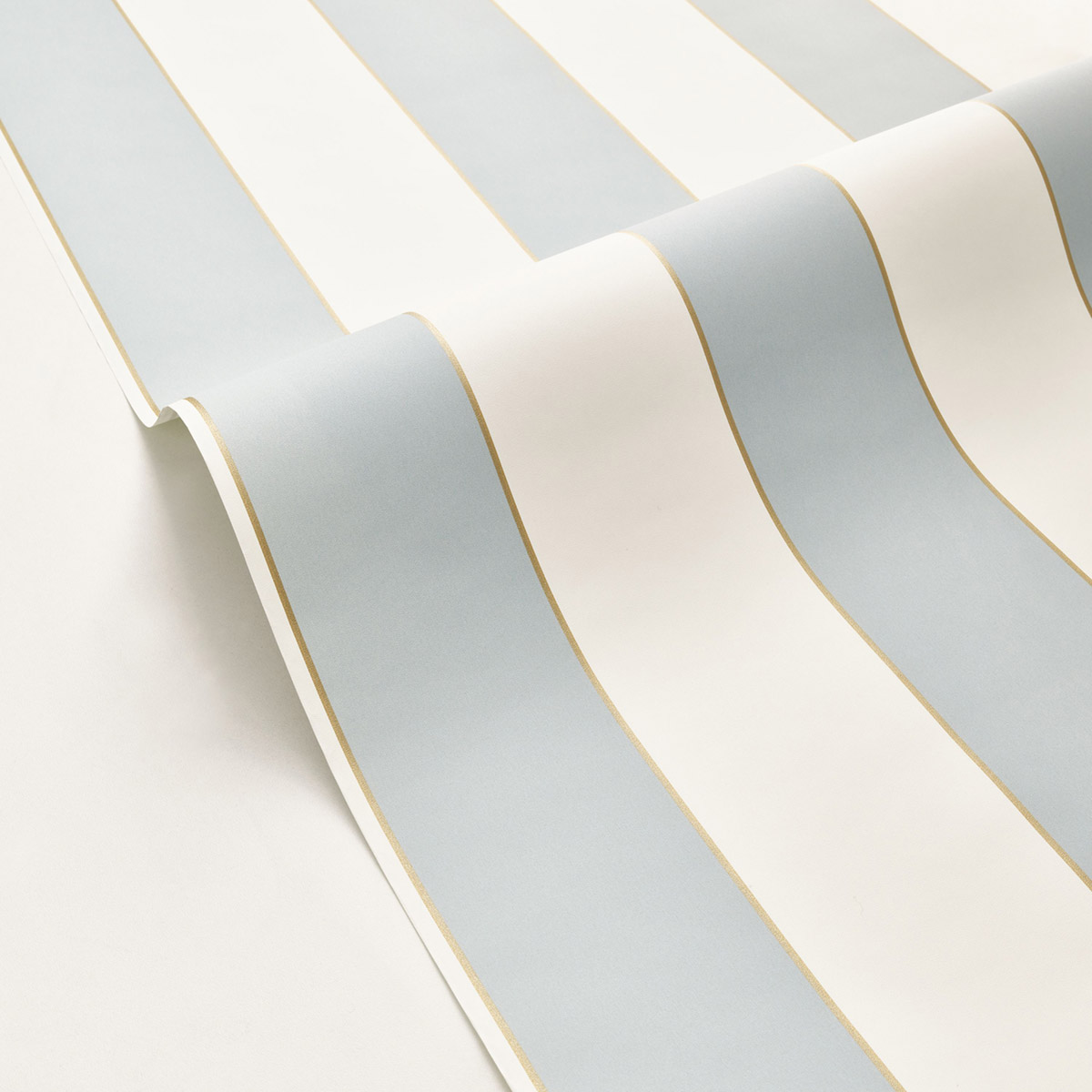 Papier peint Rayures Golden Lines bleu ciel blanc or - Basics de Casélio | Réf. BAI101070621