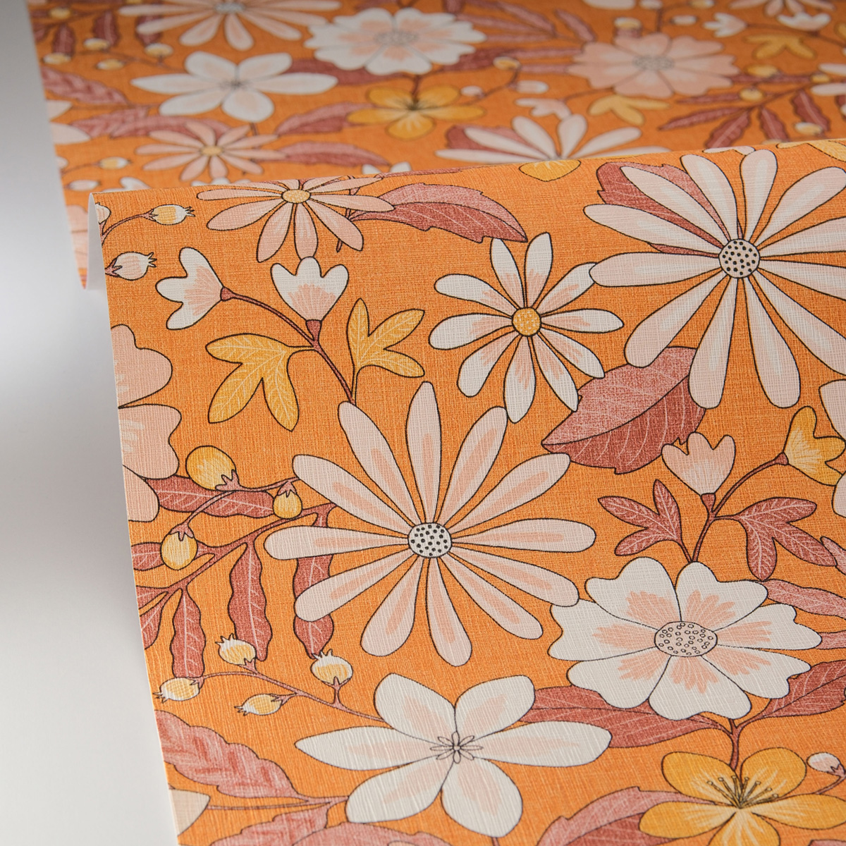 Papier peint Fleurs Vintage Emy rose orange - Twist de Casélio AMBV | Réf. TST106463142