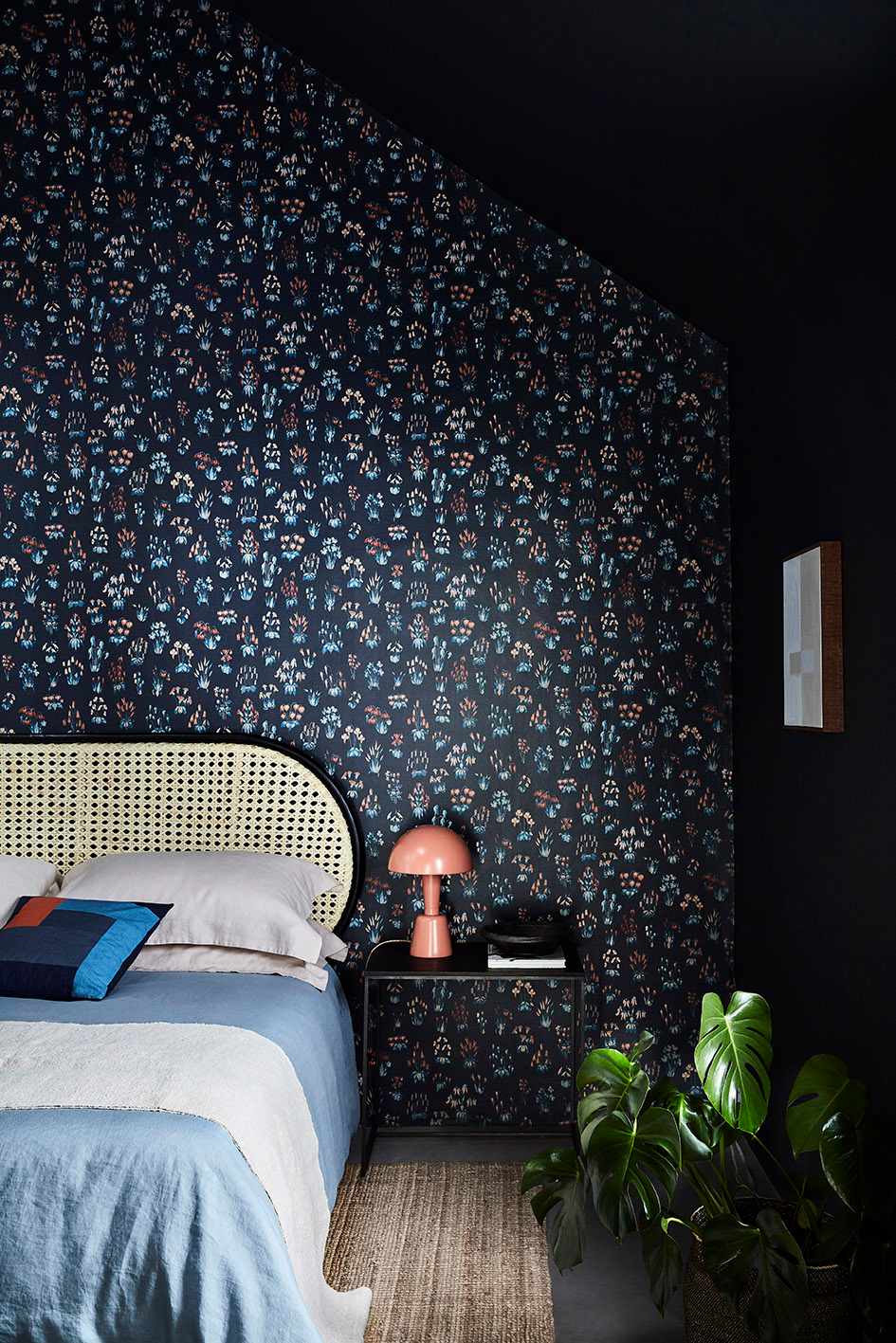 Papier peint fleuri Millefleur Knight - National Trust Papers 2 de Little Greene | Réf. 0260MFKNIGH