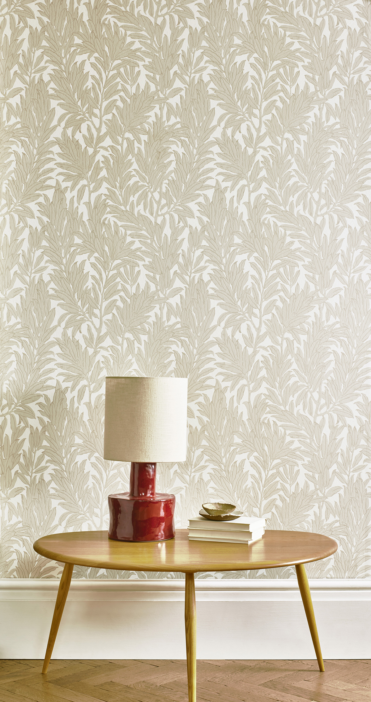 Papier peint Feuillage Laurel Leaf beige - V&A Decorative Papers II d'Initiales | Réf. INI-2412-177-03