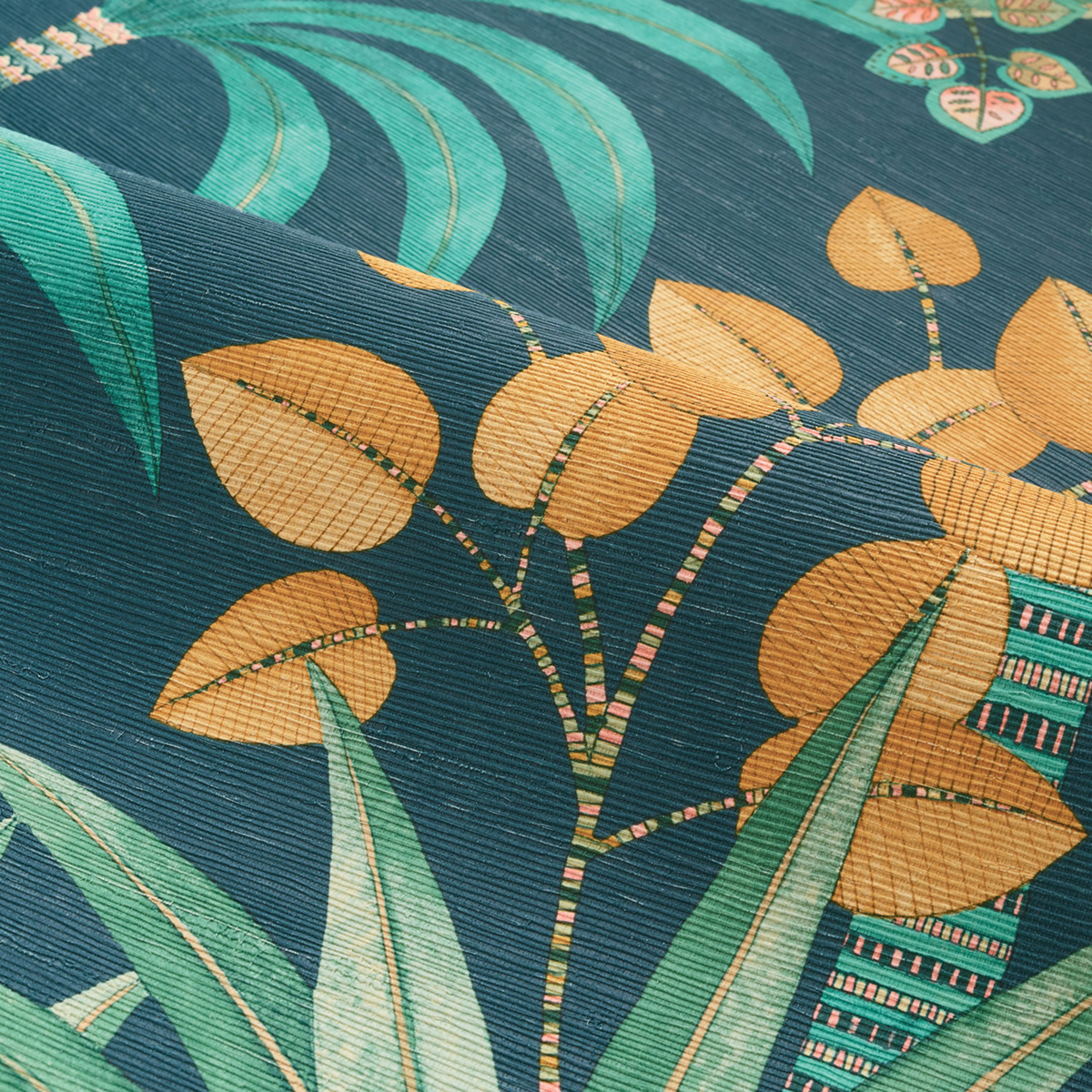 Papier peint Palmier Mirissa pétrole turquoise - Aventura de Casamance AMBV | Réf. CAS-75521222