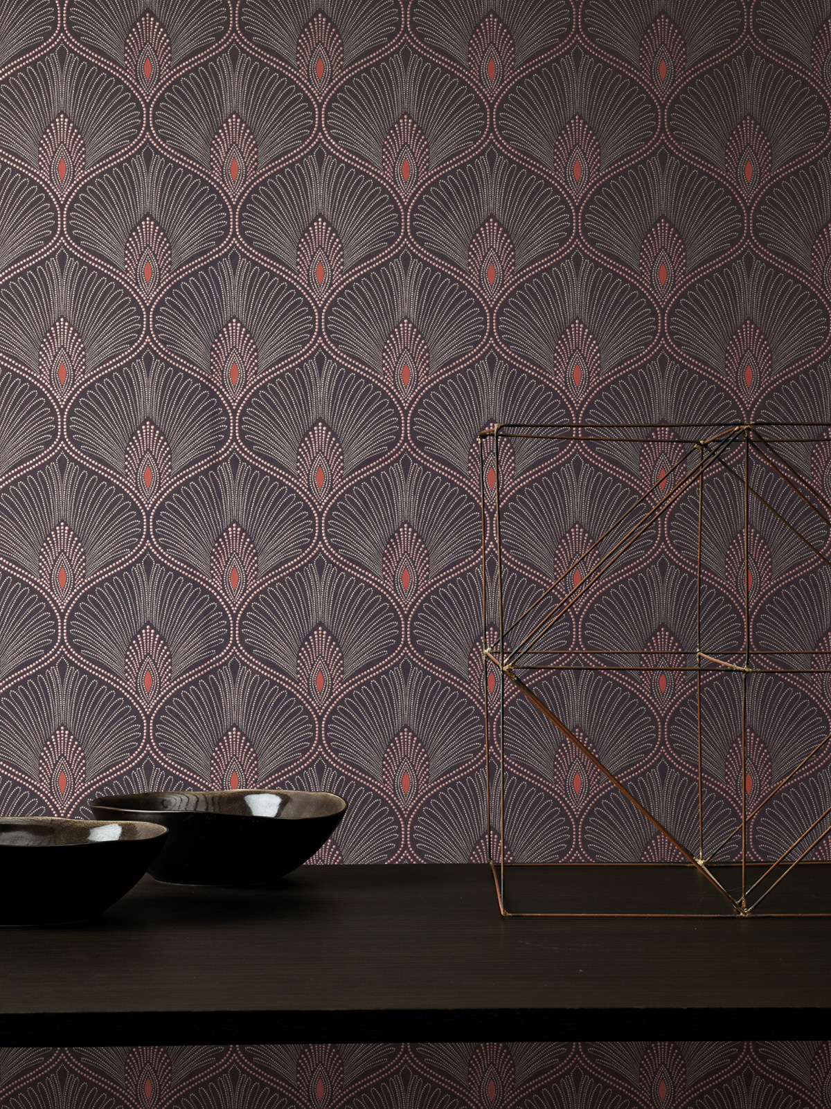 Papier peint Art Déco Diamant aubergine rose métallisé - Othello de Masureel | Réf. MAS-OTH204