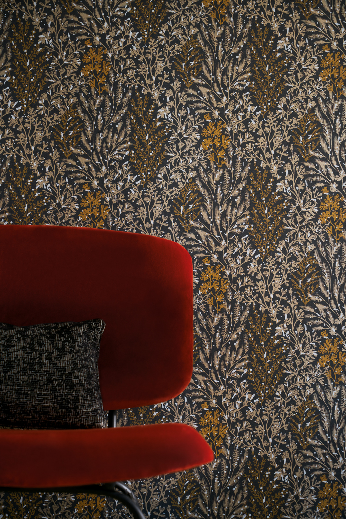 Papier peint jardin aquatique Isoete noir - Blossom de Casamance | Réf. CAS-74350528