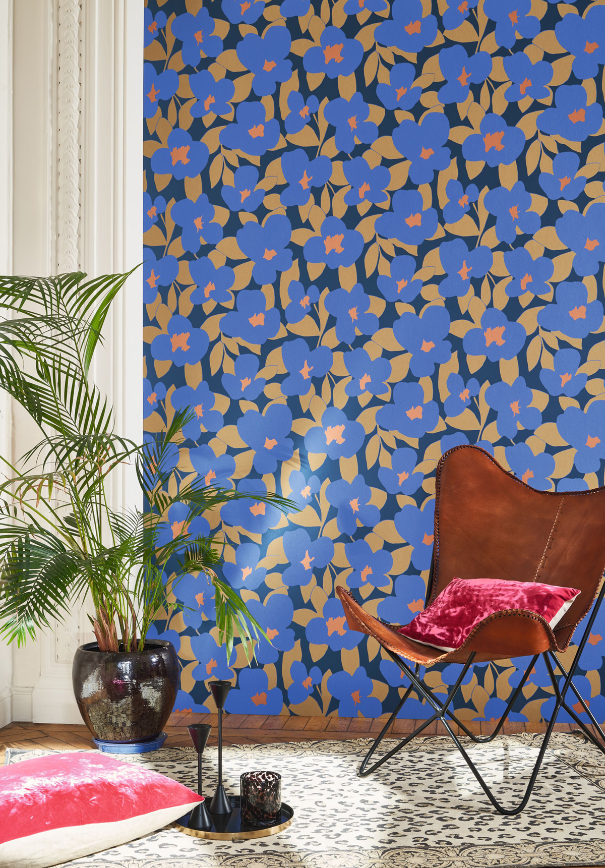 Papier peint 70s Flower Power bleu indigo - Iconic de Casadéco AMB2 | Réf. CONI88396404