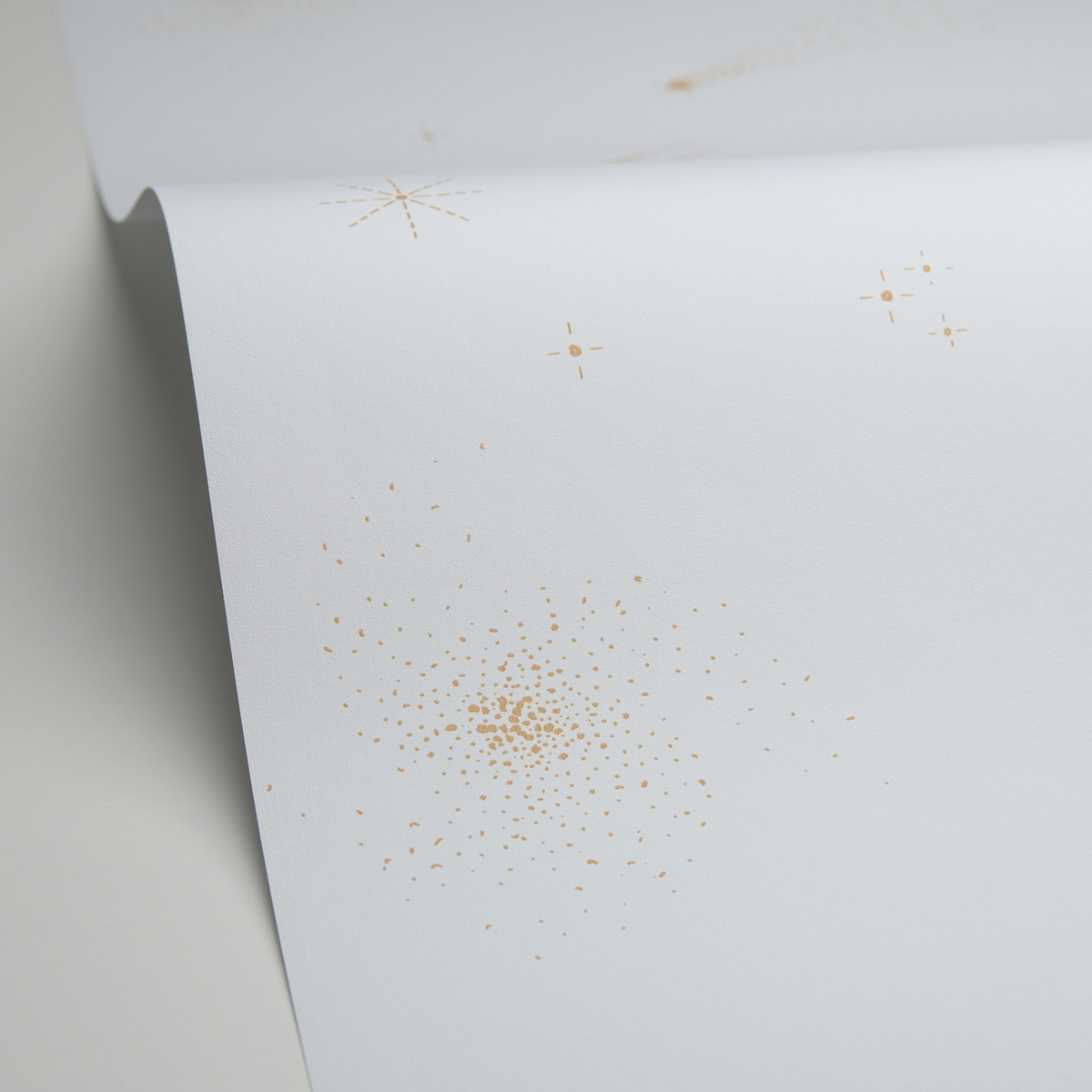 Papier peint Ciel Étoilé beige curry - Les Minis Mondes de Casélio AMBV | Réf. MNM105691000