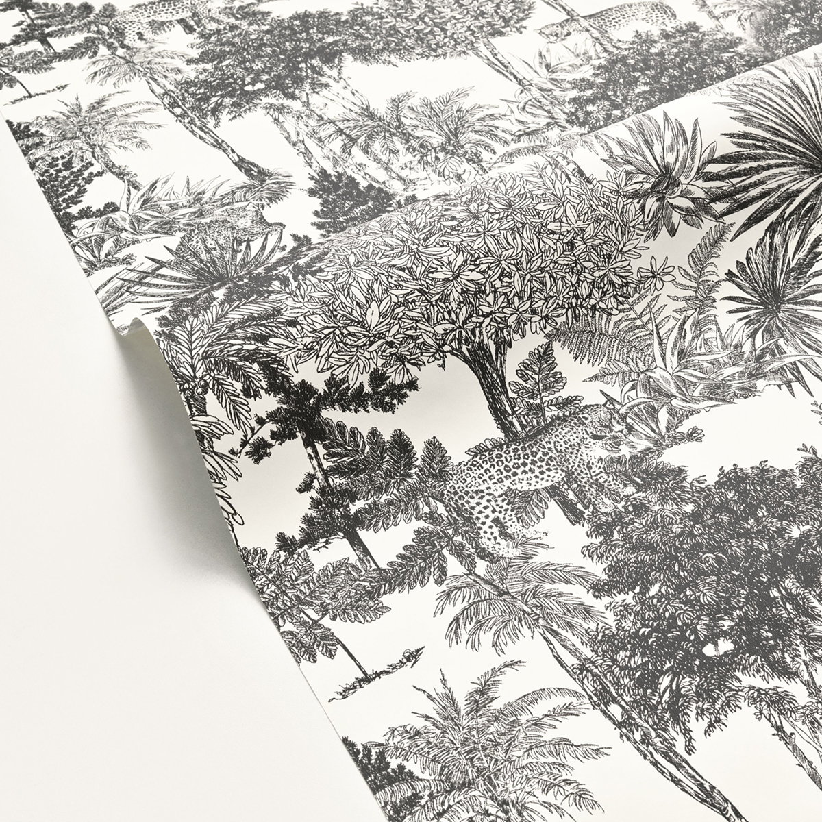 Papier peint Jungle Dream Forest noir et blanc - Moonlight 2 de Casélio AMBV | Réf. MLGT104280974