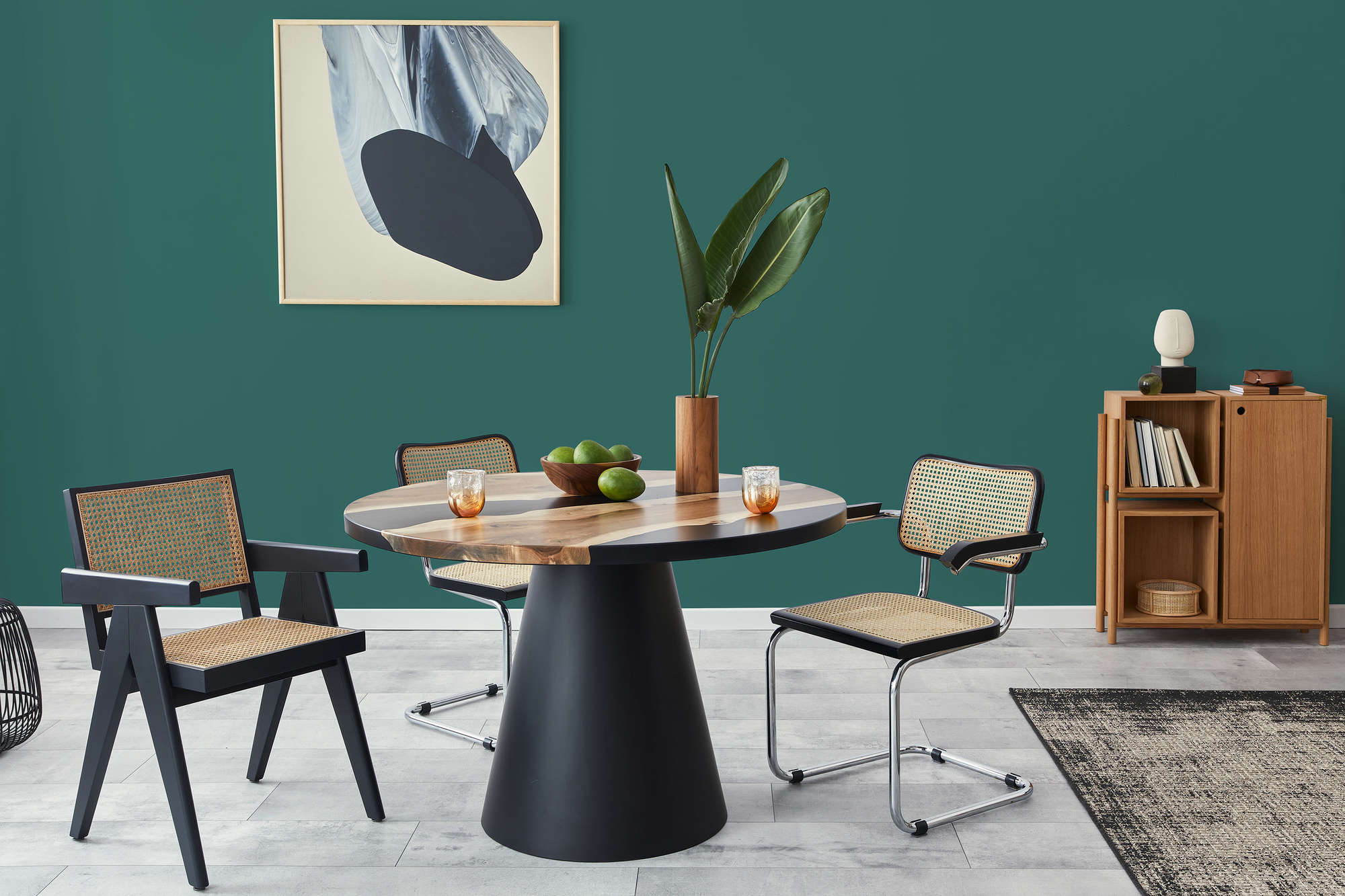 Photo numéro 2 d'une pièce avec un mur peint avec la peinture  Puro vert emerald green - c4011