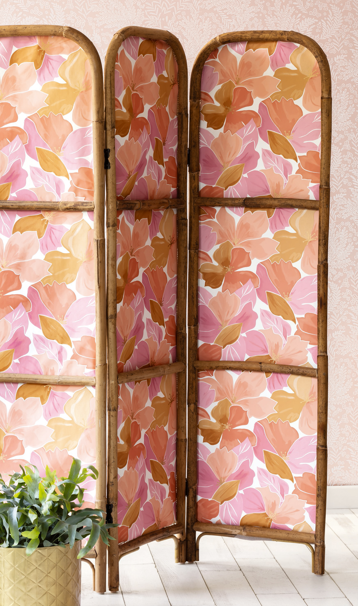 Papier peint Fleurs Tropicales August rose - Flower Power de Casélio | Réf. FLP101884032