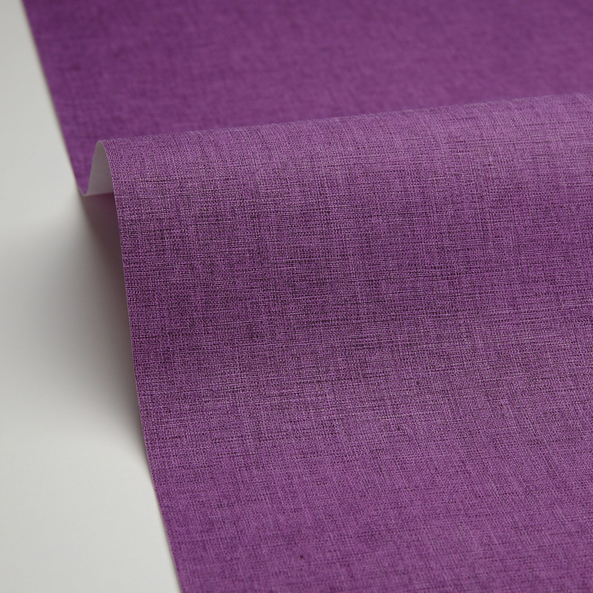 Papier peint Faux Uni Tissage aubergine - Graphic de Casélio | Réf. GPC103225128
